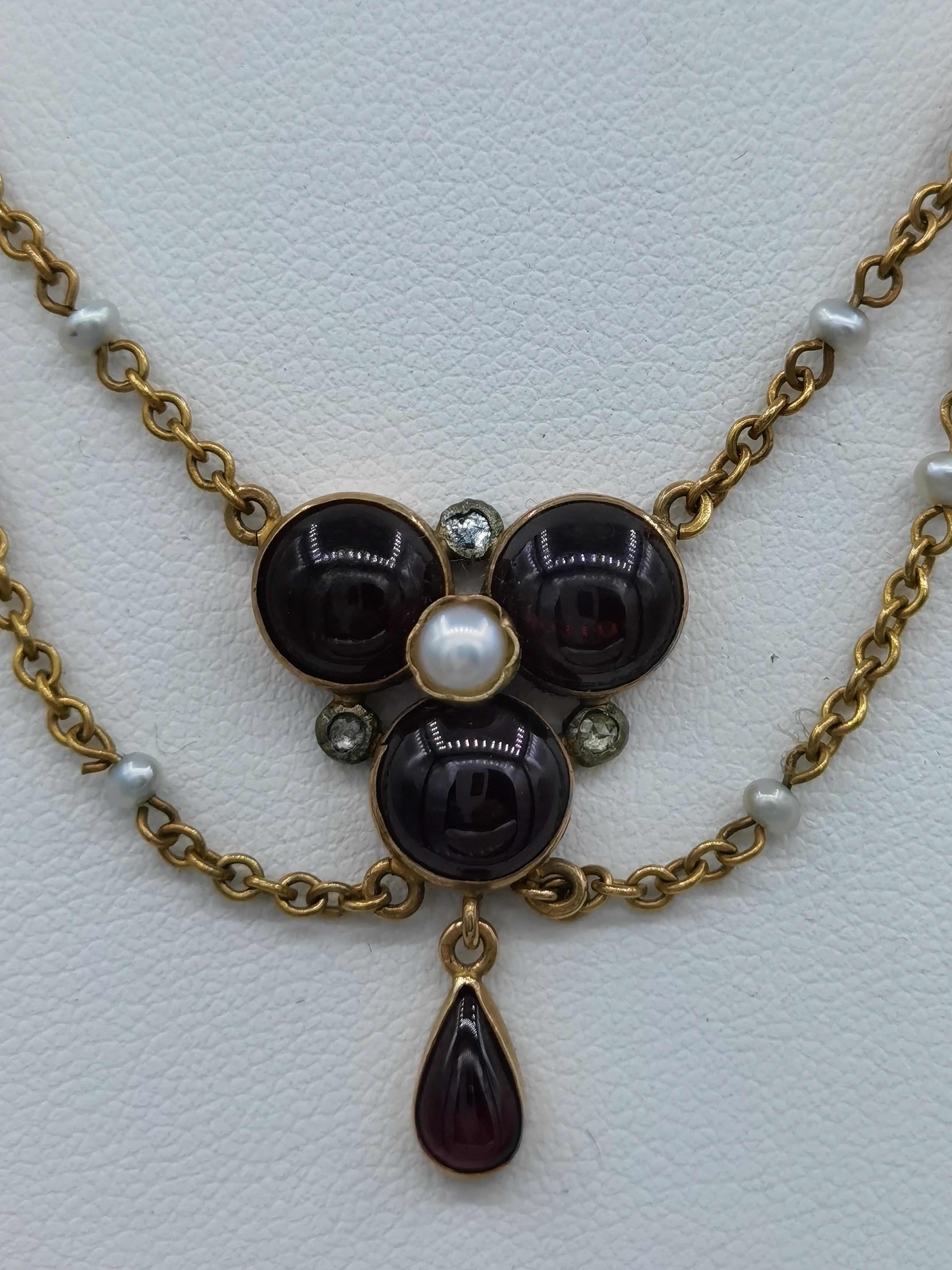 Women's Garnet necklace Pearls England ca. 1900 For Sale