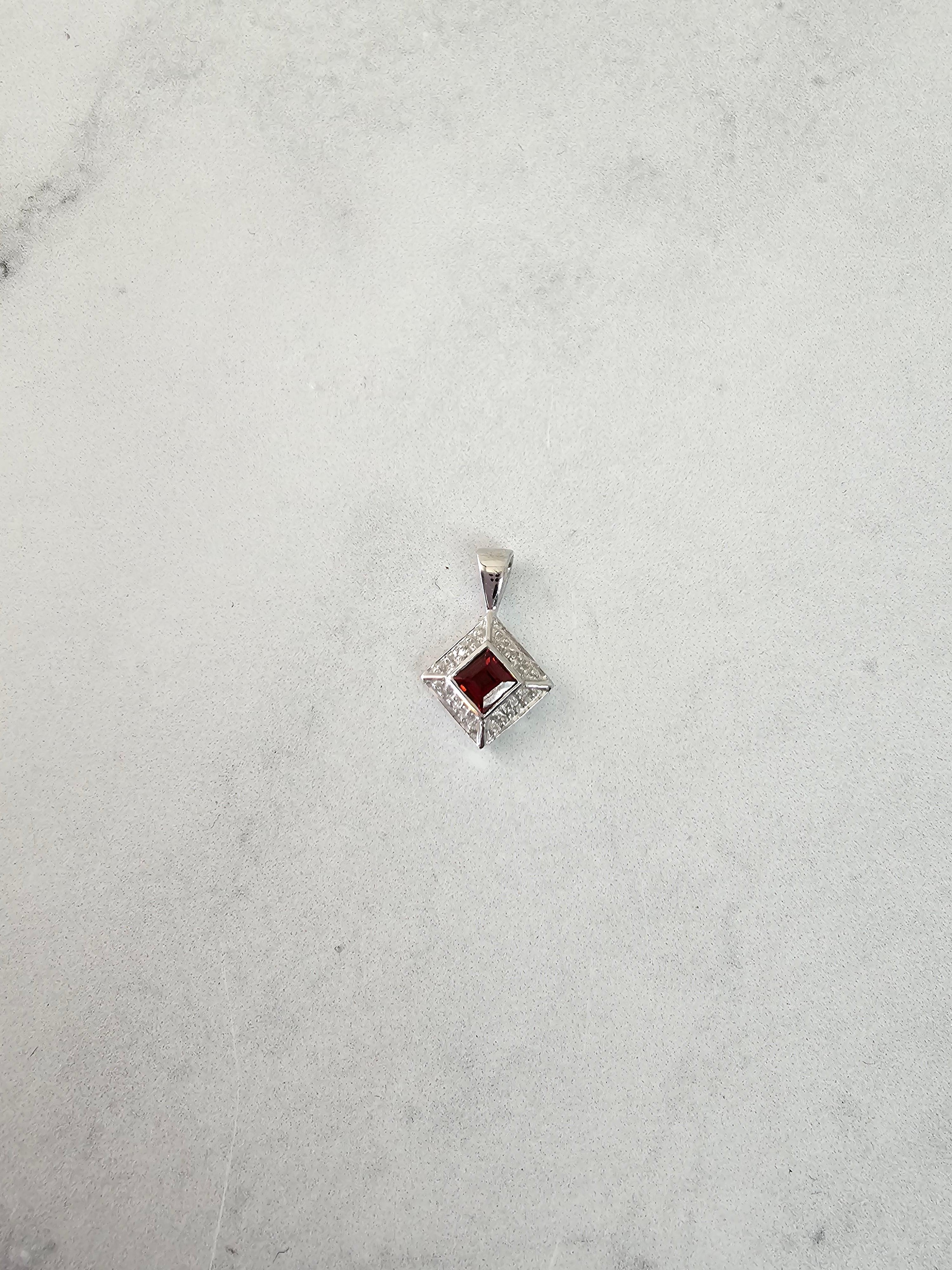 Taglio princess Garnet Necklace with Diamond Accents on Bead Setting 14k White Gold in vendita