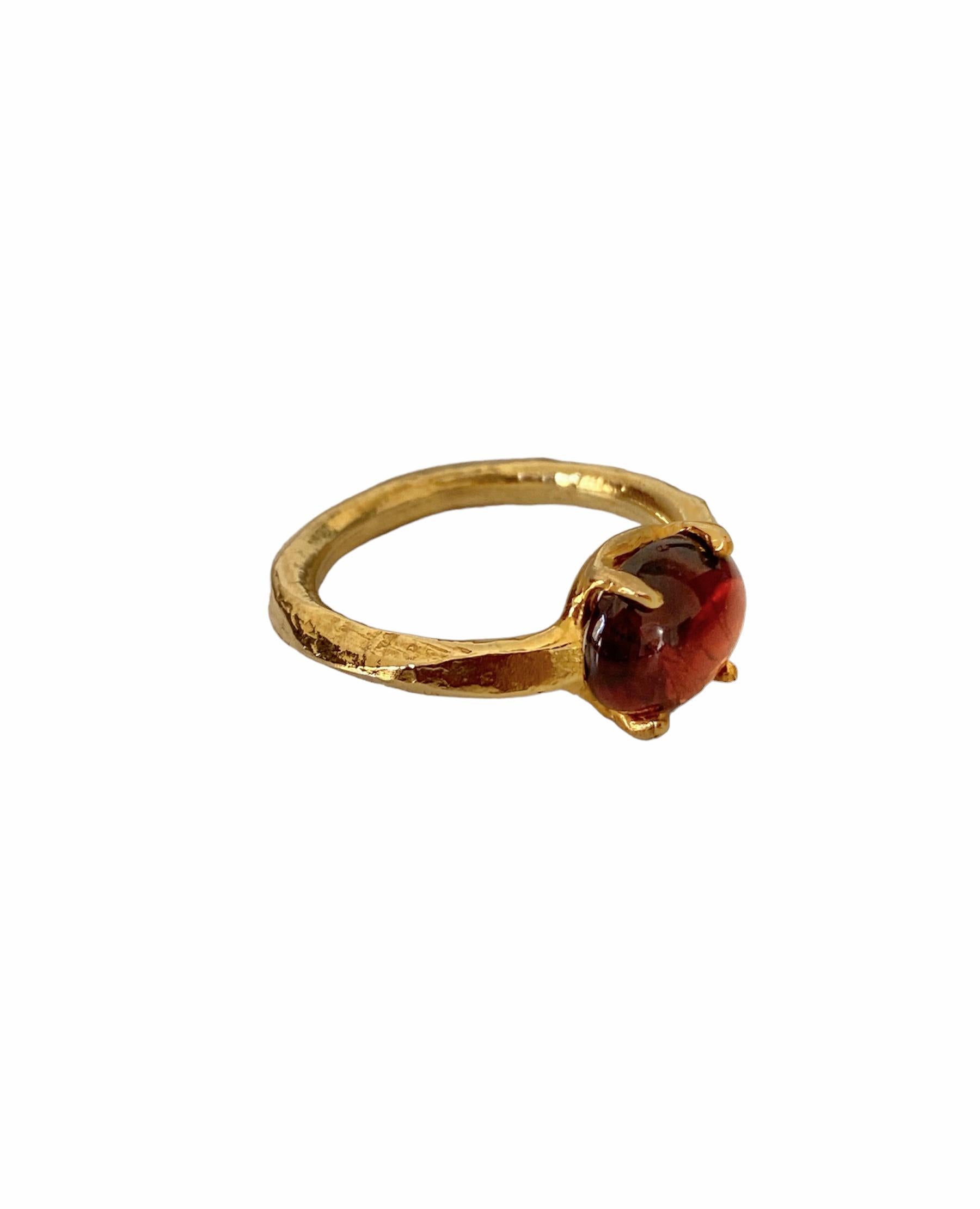 Garnet Oval Cut Unisex 18K Yellow Gold Organic Shank Shape Ring For Sale 7