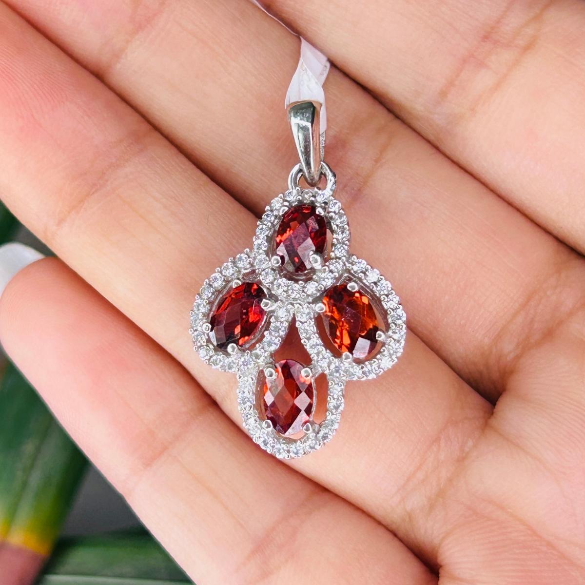Oval Cut Garnet Oval Shape Cluster Halo Pendant in 925 Silver Jewelry Gift for Sister For Sale