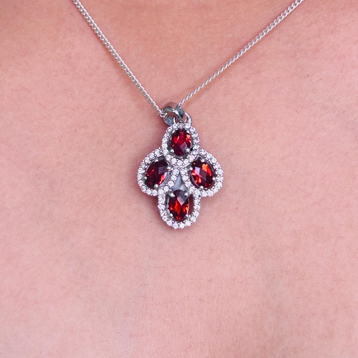 Women's Garnet Oval Shape Cluster Halo Pendant in 925 Silver Jewelry Gift for Sister For Sale
