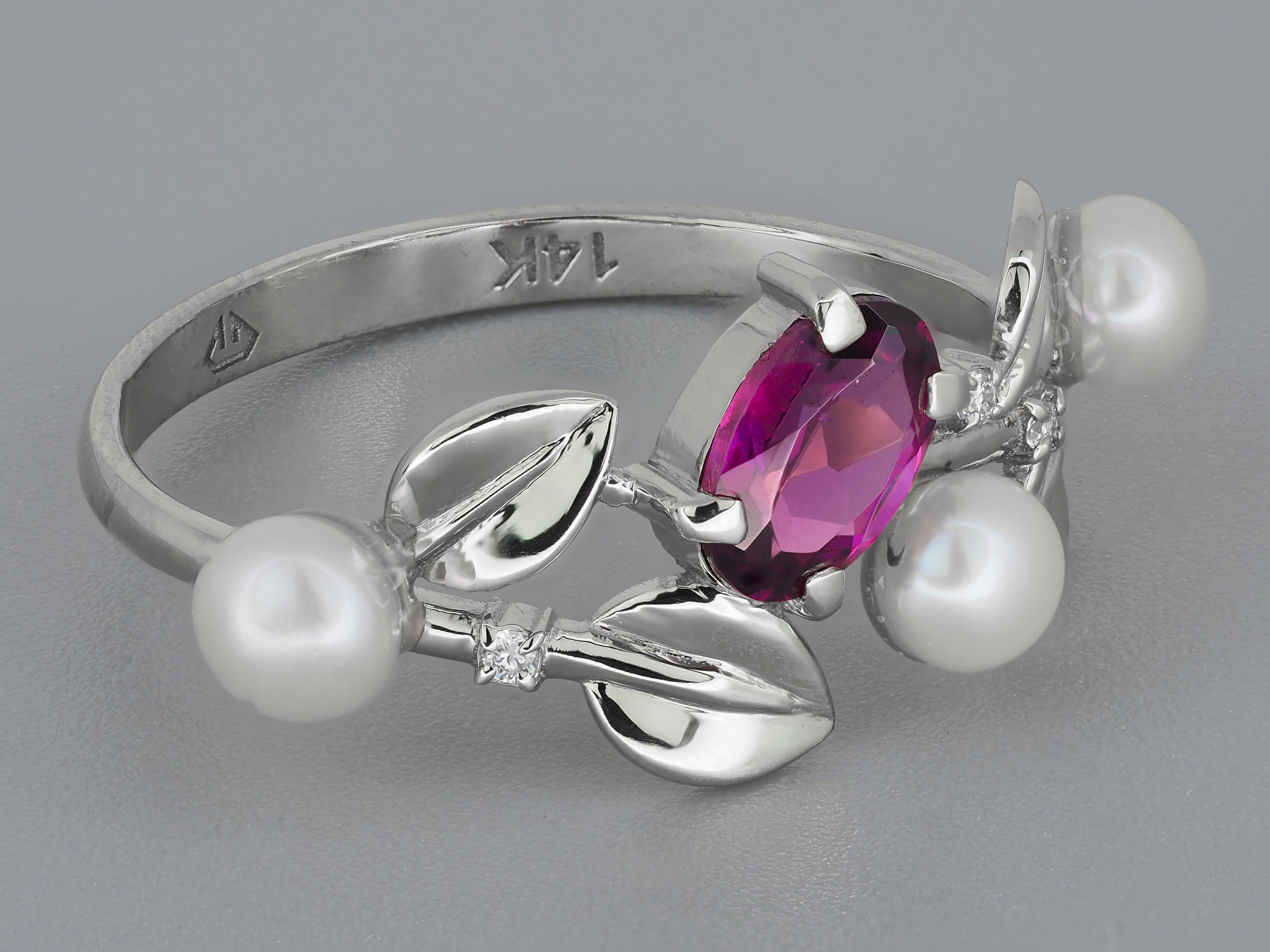 Modern Garnet, pearl 14k gold ring.  For Sale