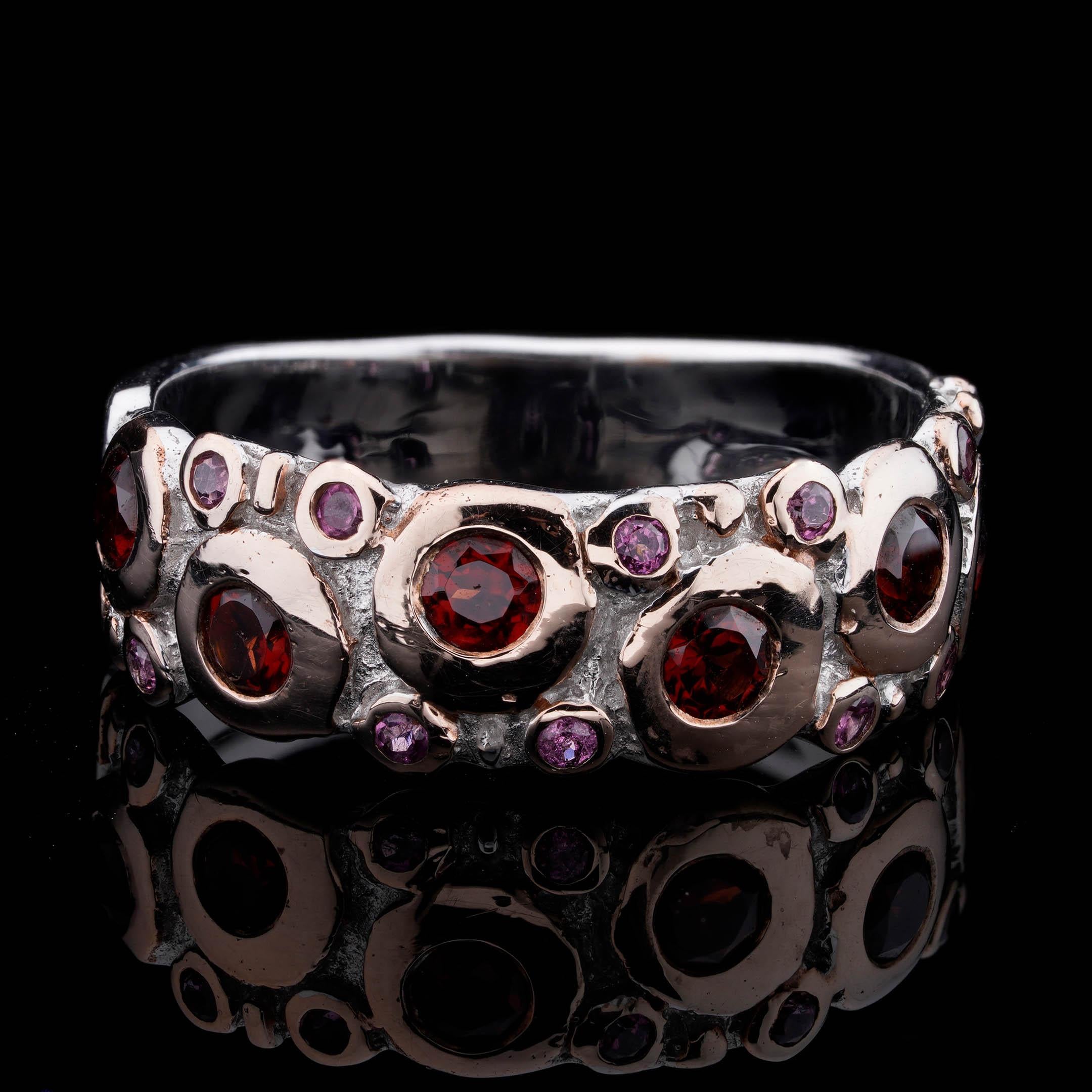 Bracelet en grenat, rhodolite et saphir rouge // Taille 9 Neuf - En vente à New York, NY