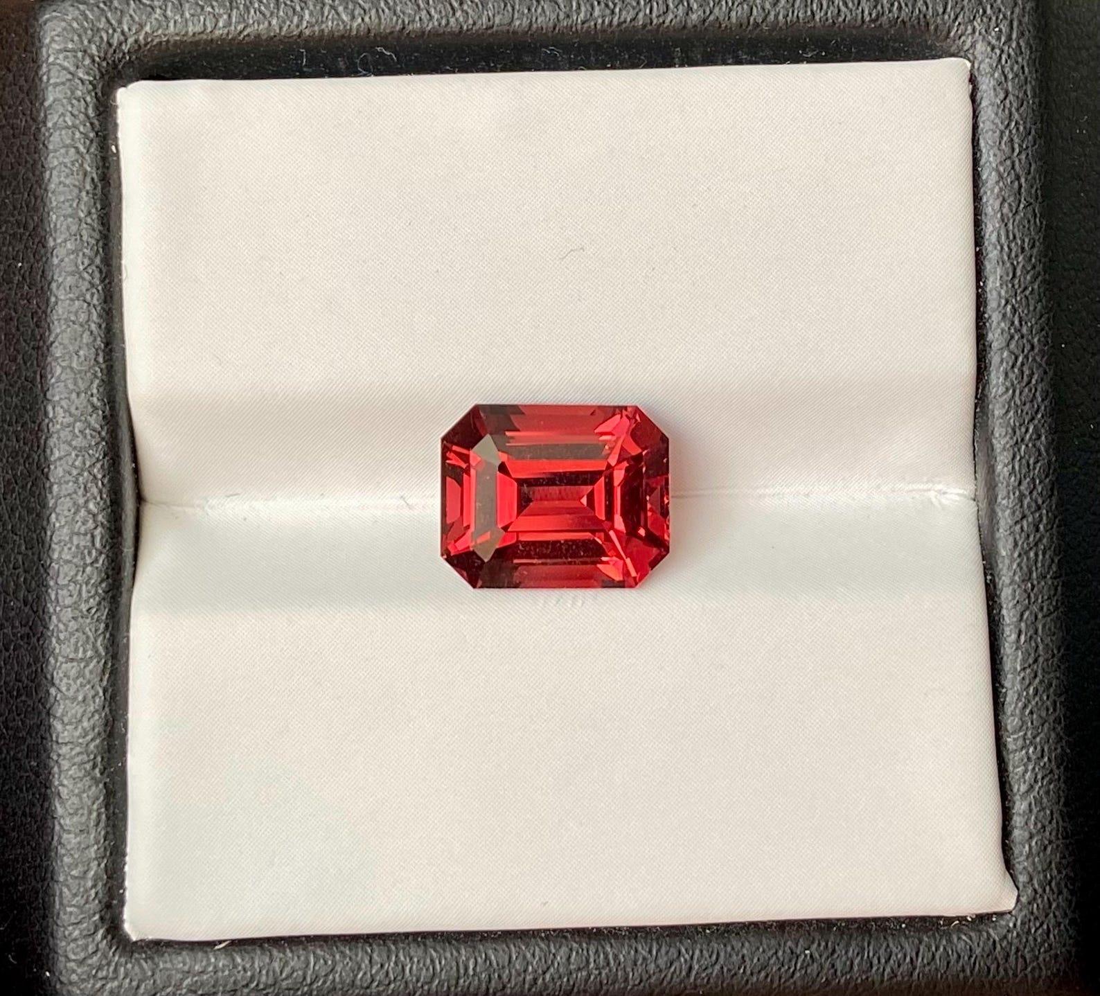 Garnet rhodolite, pierre précieuse naturelle non sertie de 3,79 carats, octogonale, Tanzanie, certificat en vente 5