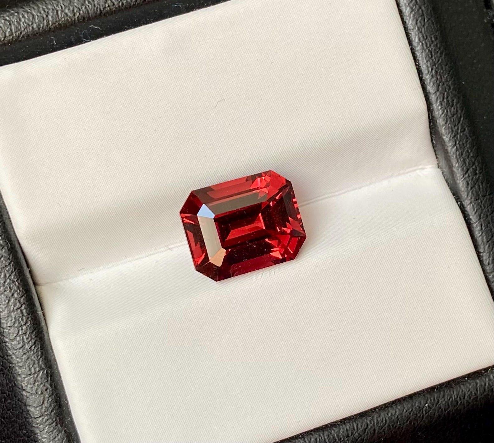 Garnet rhodolite, pierre précieuse naturelle non sertie de 3,79 carats, octogonale, Tanzanie, certificat Unisexe en vente