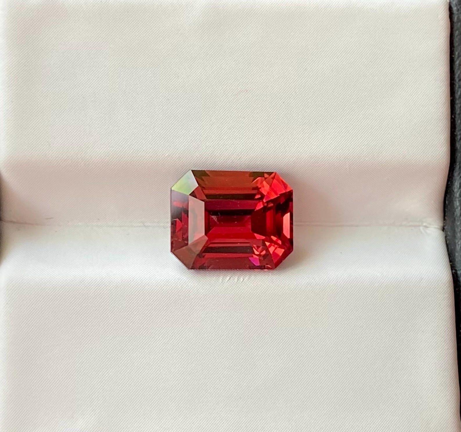 Garnet rhodolite, pierre précieuse naturelle non sertie de 3,79 carats, octogonale, Tanzanie, certificat en vente 3
