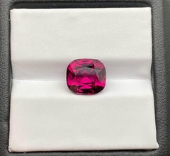 Garnet Rhodolite Loose 4.40 Ct. natural gemstone, Cushion, Tanzania, certificate