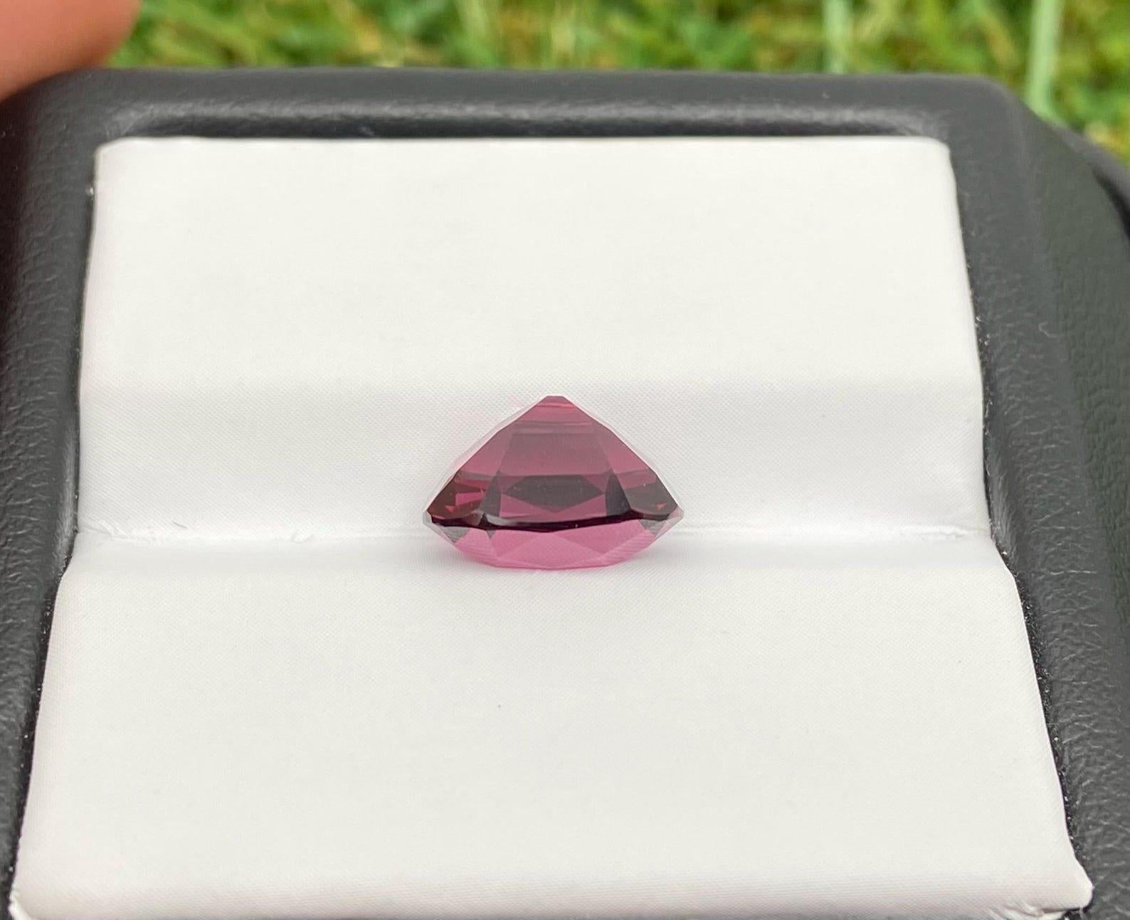 Granato Rodolite sciolto 4,40 Ct. gemma naturale, Cuscino, Tanzania, certificato In condizioni Nuovo in vendita a Daugavpils, LV