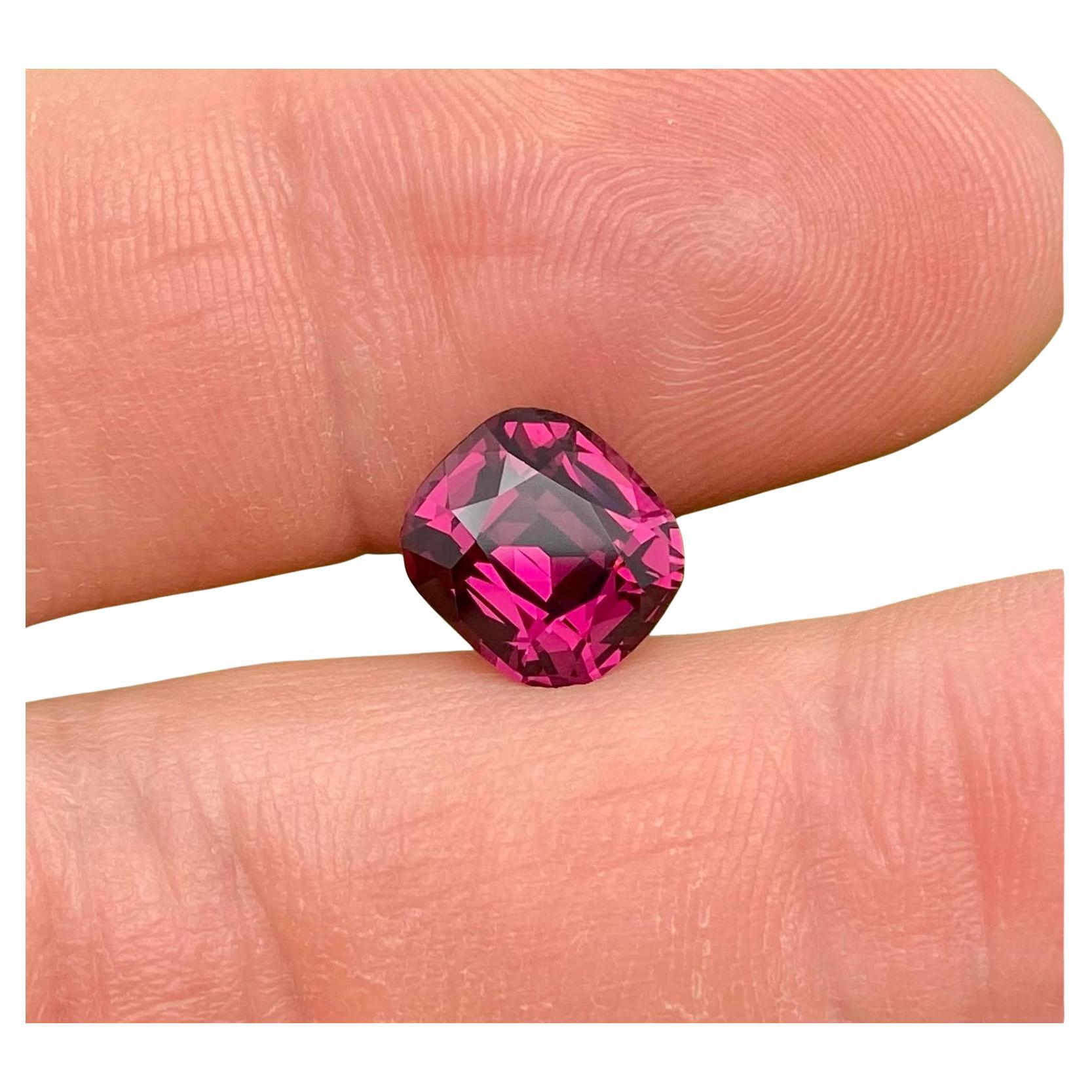 Garnet Rhodolite Loose 4.40 Ct. natural gemstone, Cushion, Tanzania, certificate