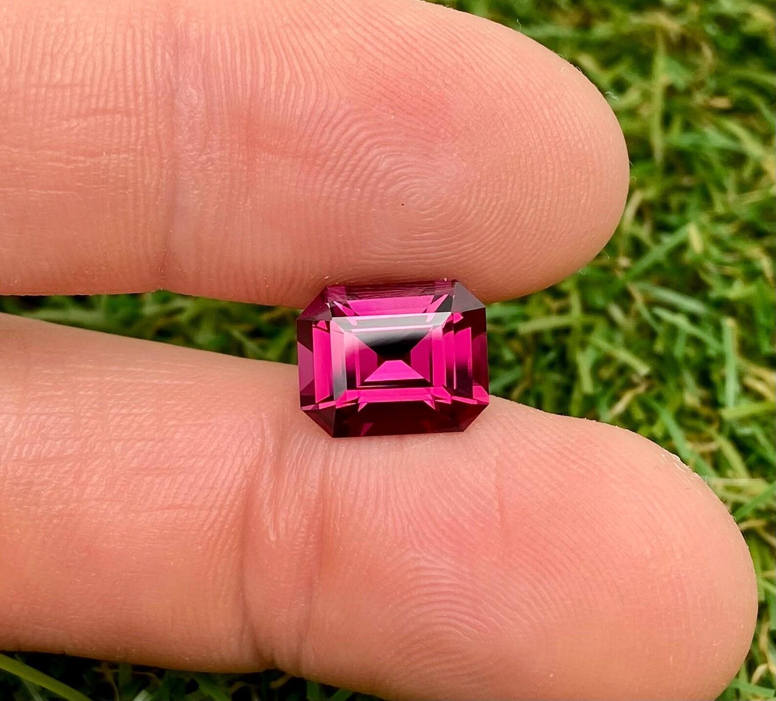Natural Garnet Rhodolite gemstone

Laboratory certified GFCO
Gemstone Color: Pink-Purpele\Purple-Pink
Gemstone Type: Garnet Rhodolite
Gemstone size: 11.65x9.37x6.35 mm
Cut Grade: Excellent
Clarity/Grade: VS
Gemstone Shape: Octagon cut
Gemstone