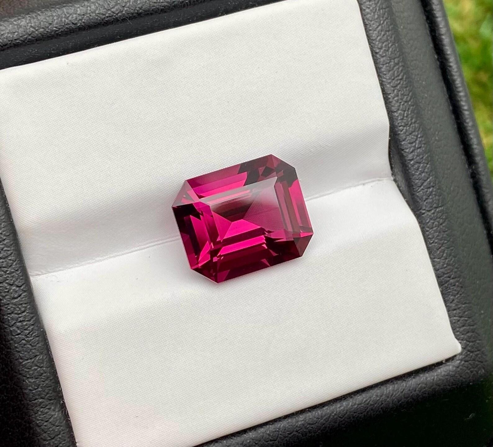 Garnet Rhodolite Loose 5.80 Ct., natural gemstone, Octagon cut, Origin Tanzania en Nuevo estado para la venta en Daugavpils, LV