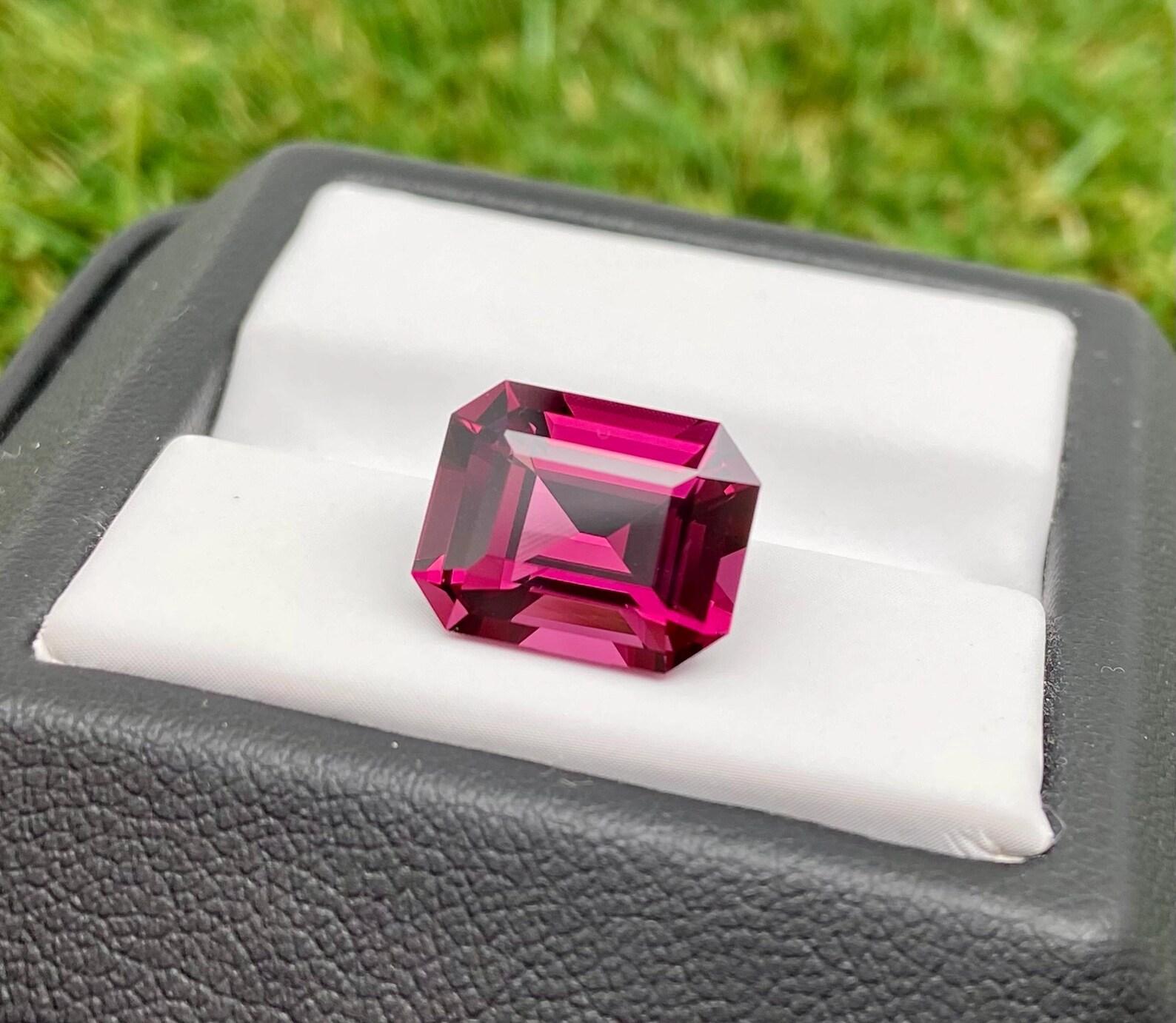 Garnet Rhodolite Loose 5.80 Ct., natural gemstone, Octagon cut, Origin Tanzania en venta 2