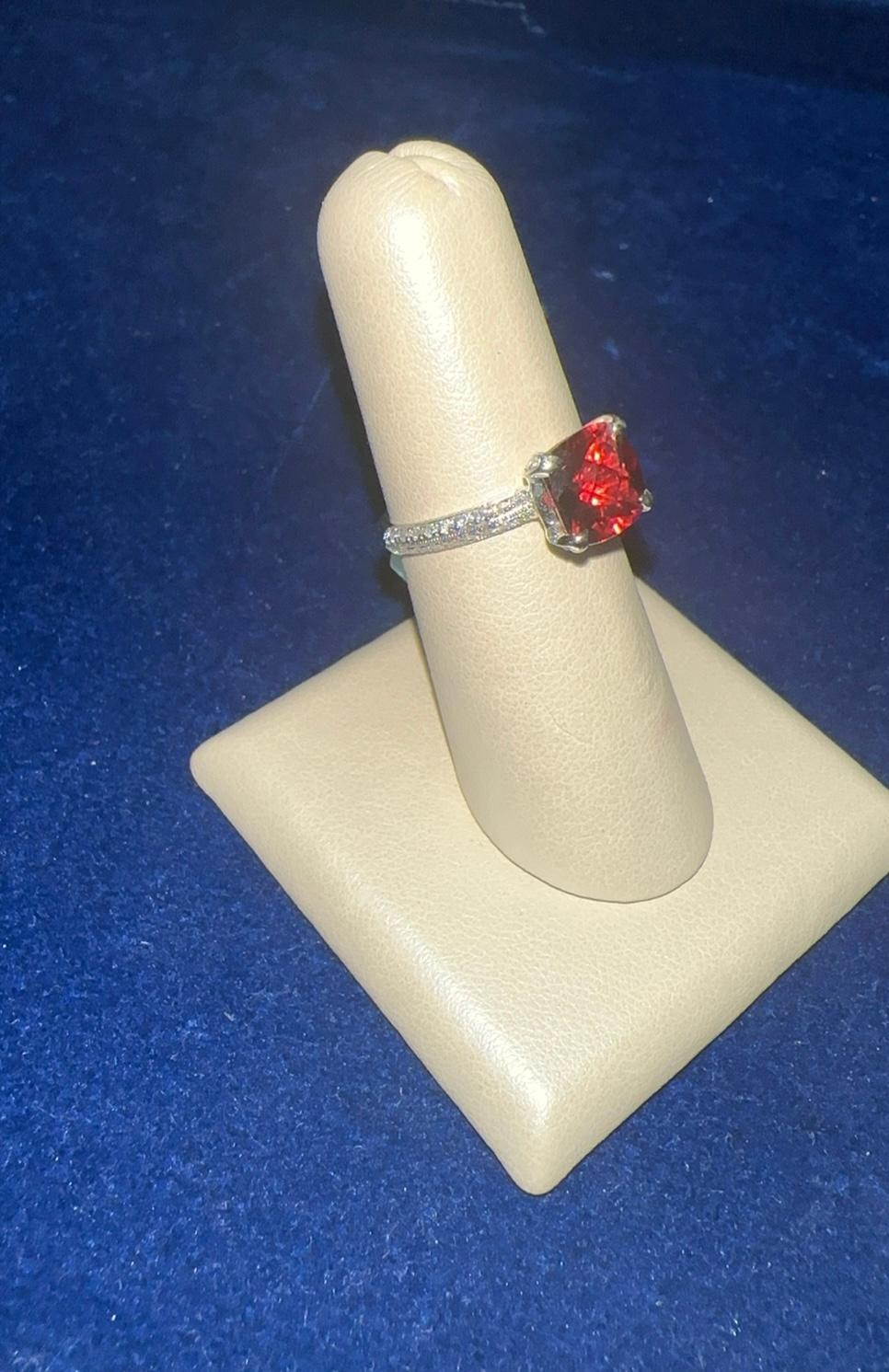 Anello di granato In condizioni Nuovo in vendita a Miami, FL