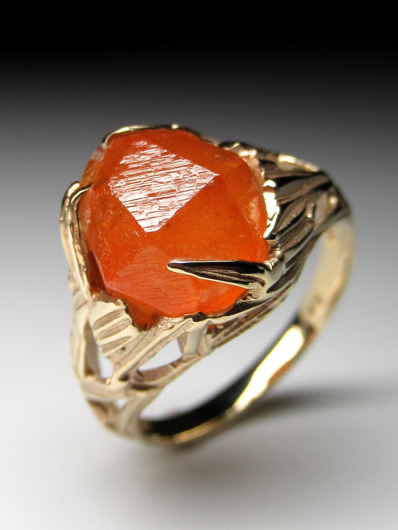 Artisan Garnet Ring Gold Raw Crystal Unisex Statement Ring en vente