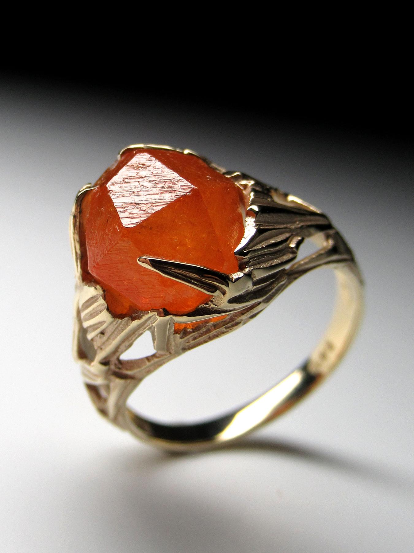 Garnet Ring Gold Raw Crystal Unisex Statement Ring Neuf - En vente à Berlin, DE