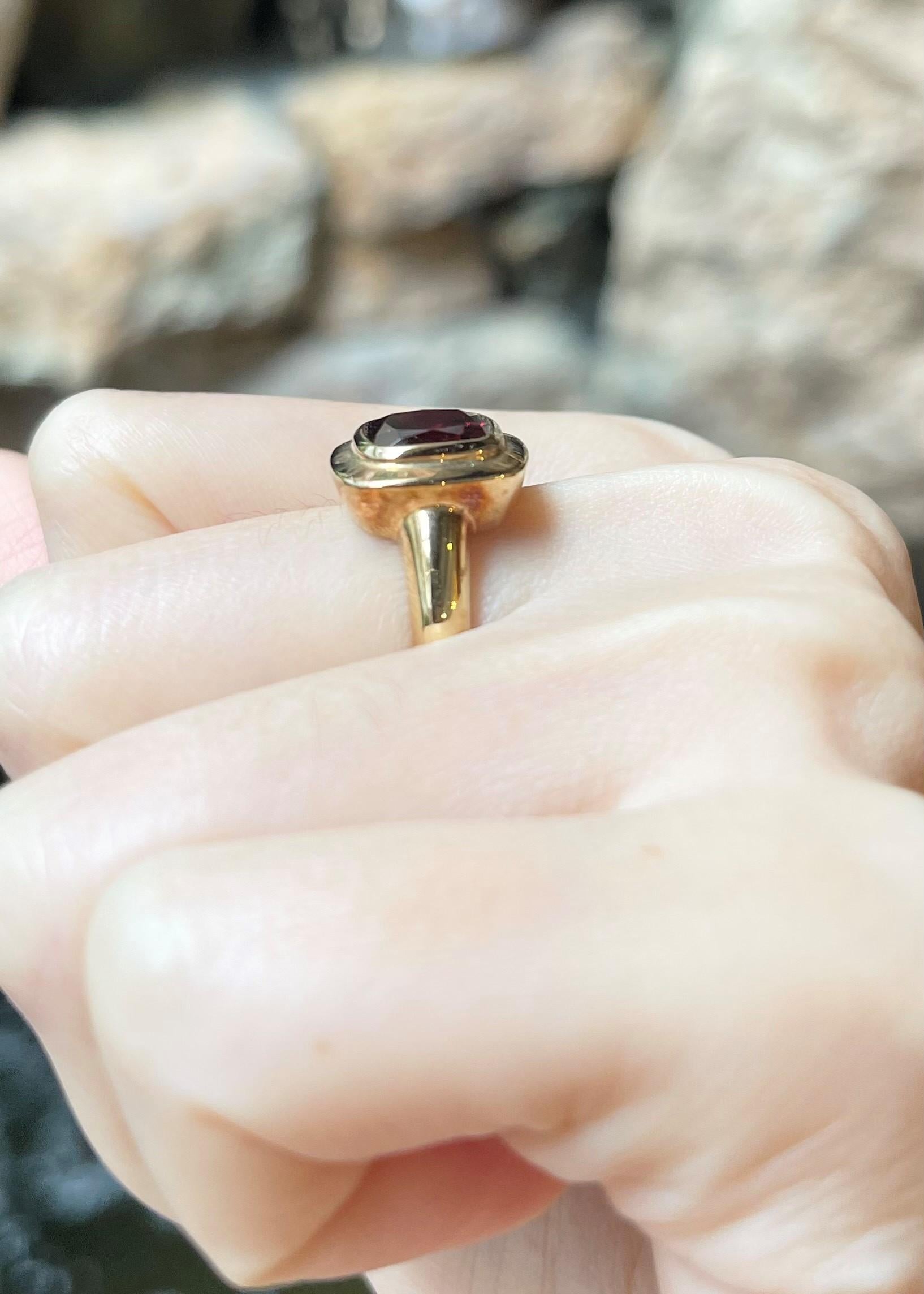 Granatring in 14K Goldfassungen gefasst für Damen oder Herren im Angebot