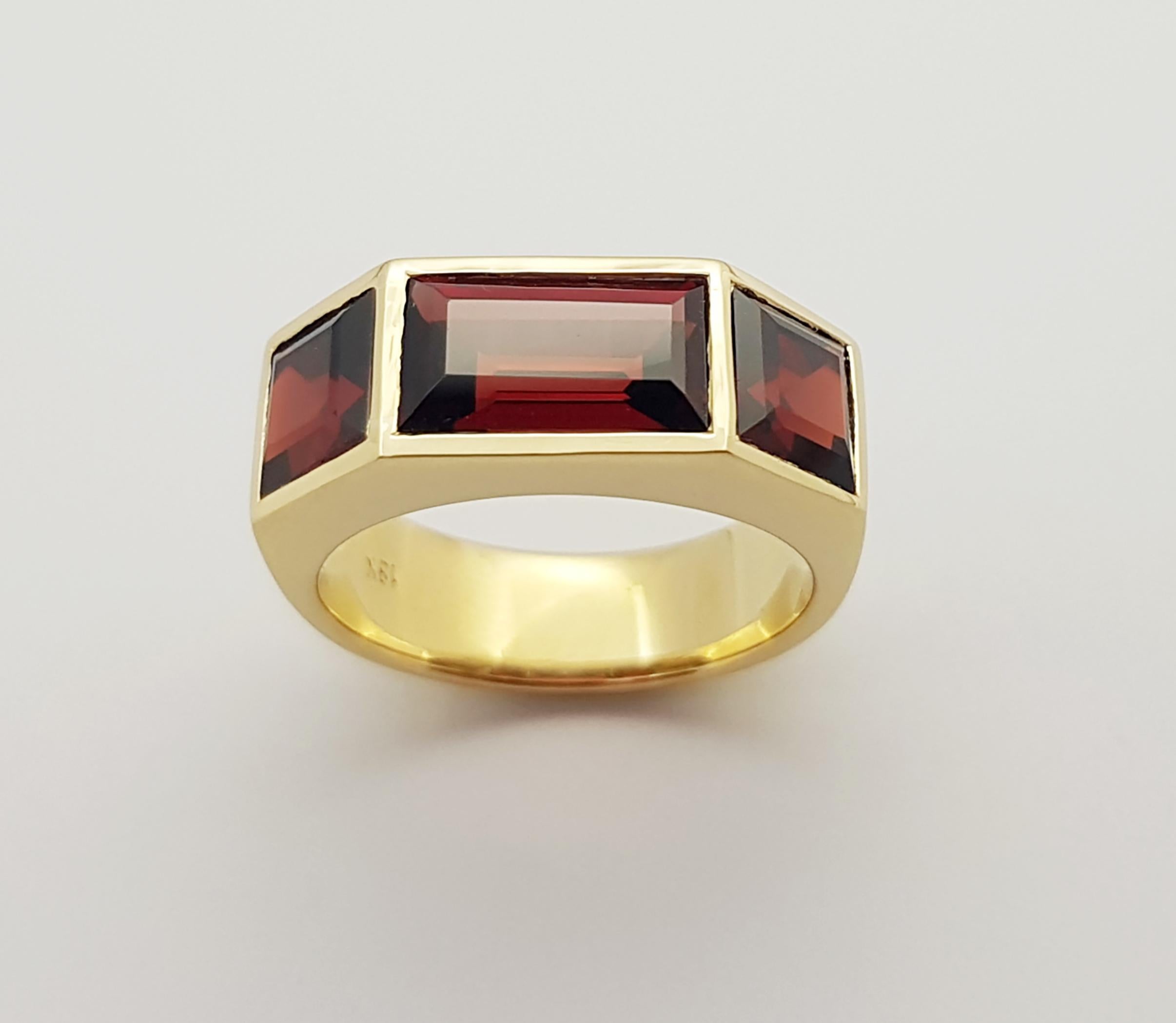 Garnet Ring Set in 18 Karat Gold Settings For Sale 1
