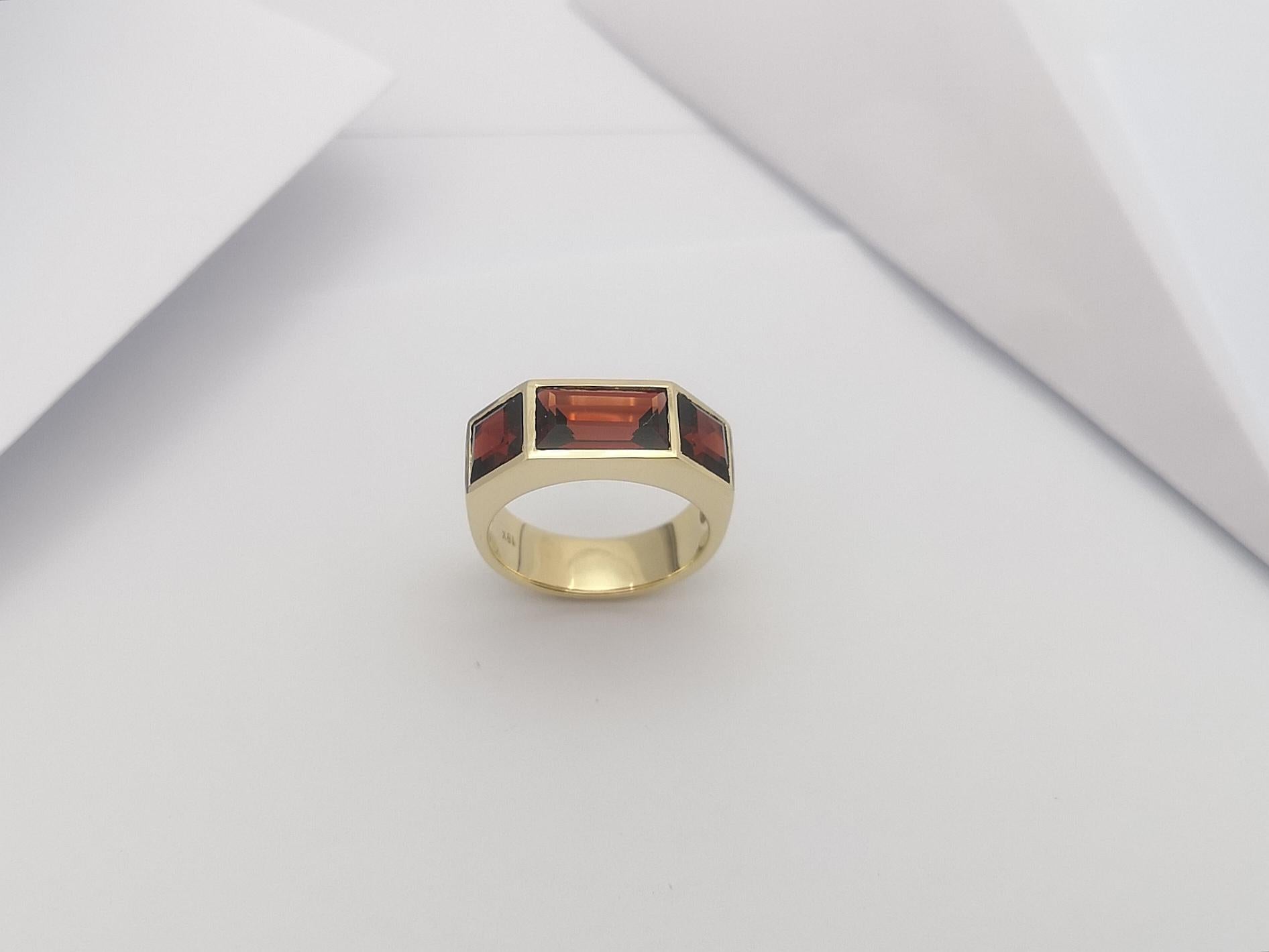 Garnet Ring Set in 18 Karat Gold Settings For Sale 5
