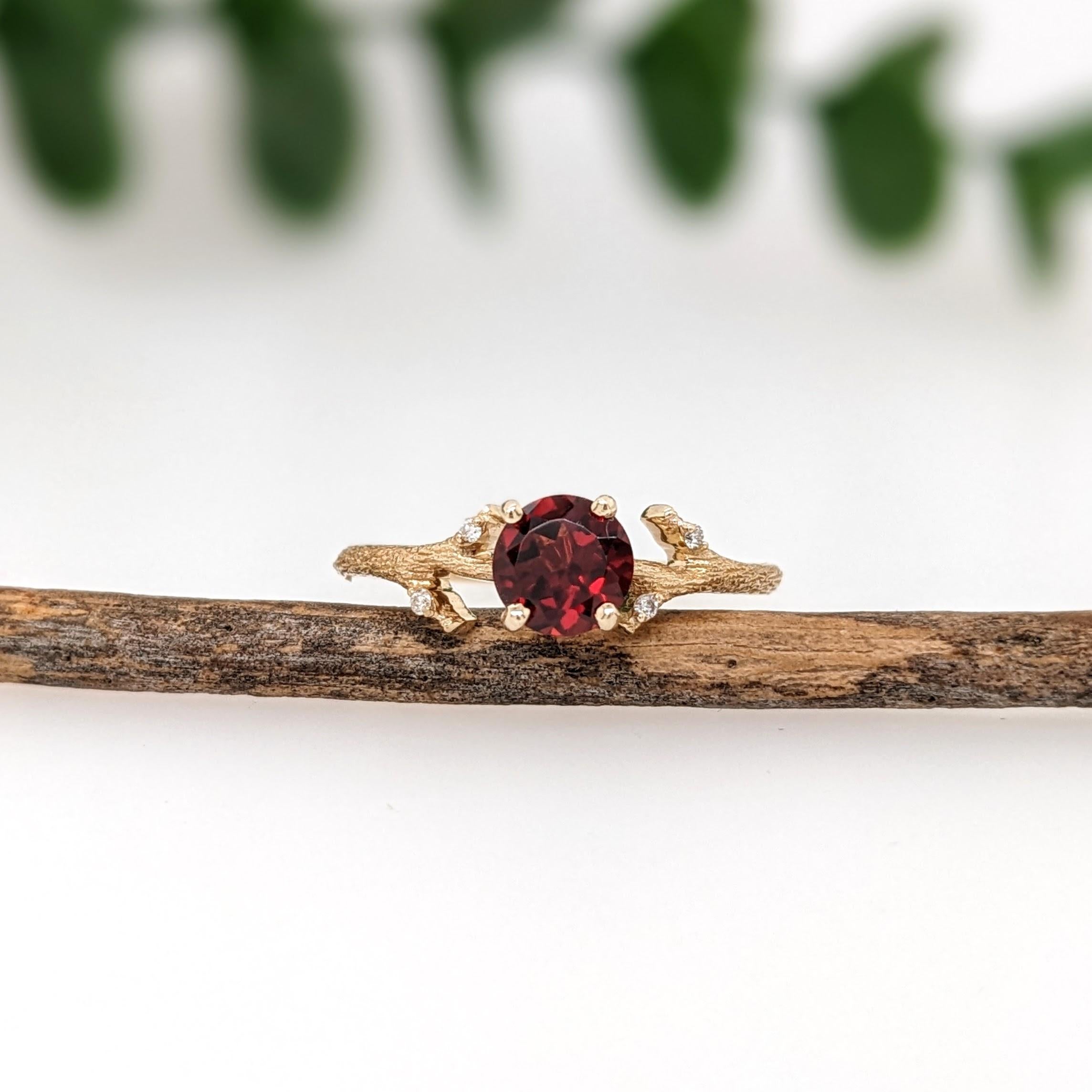 Garnet Ring w Earth Mined Diamonds in Solid 14K Yellow Gold Round 6mm In New Condition For Sale In Columbus, OH