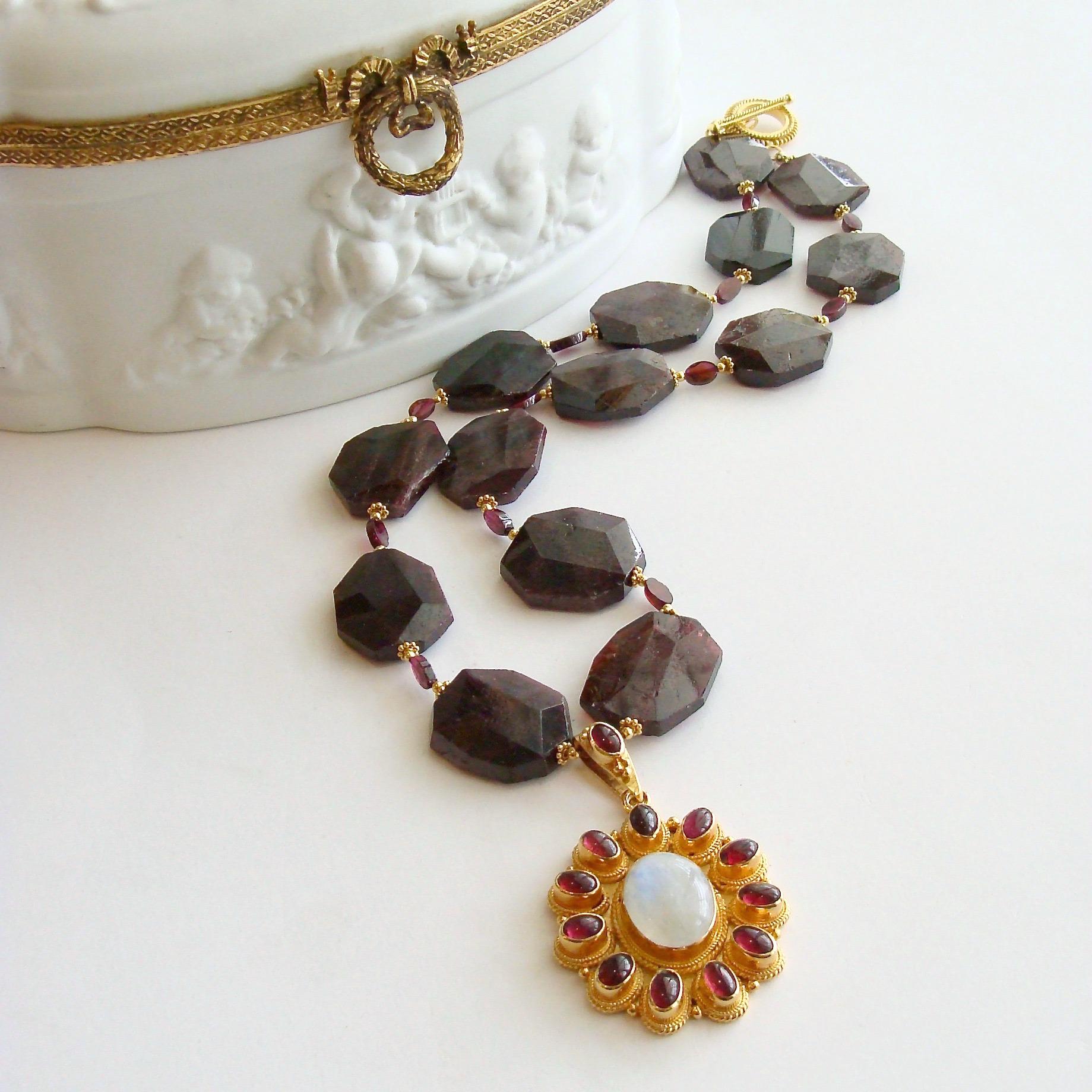 Garnet Slices with Byzantine Garnet Moonstone Pendant Necklace - Constantia Neck In New Condition In Colleyville, TX