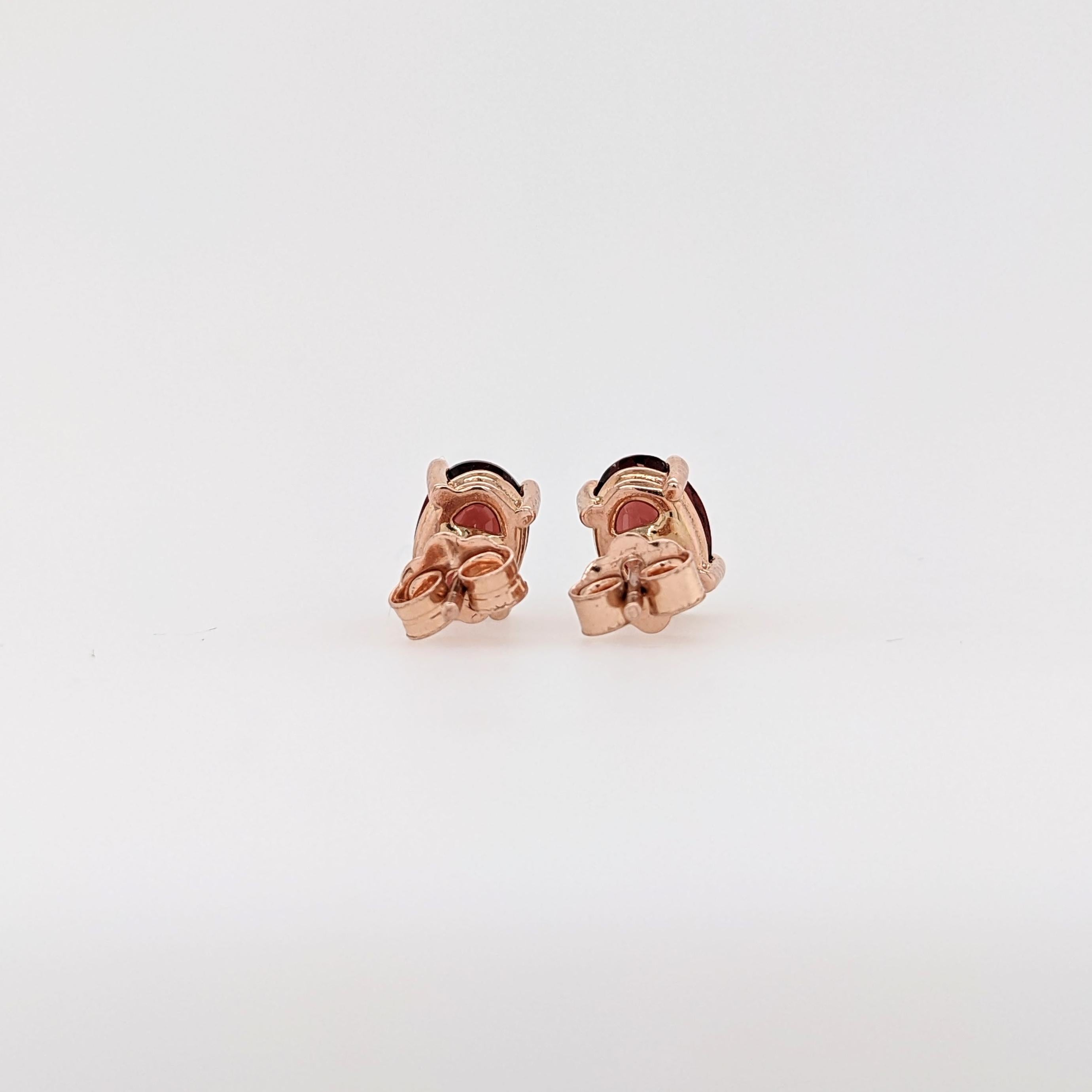 Orecchini solitari in oro massiccio 14K con granato ovale 7x5 mm In condizioni Nuovo in vendita a Columbus, OH