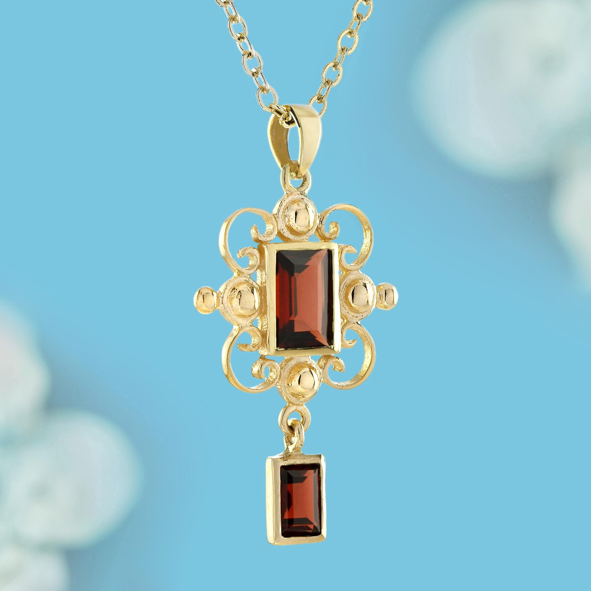 Édouardien Pendentif en or jaune 9K grenat de style vintage en vente