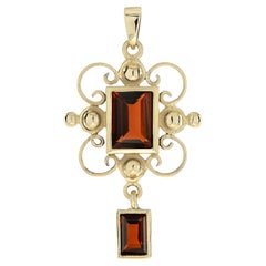 Pendentif en or jaune 9K grenat de style vintage