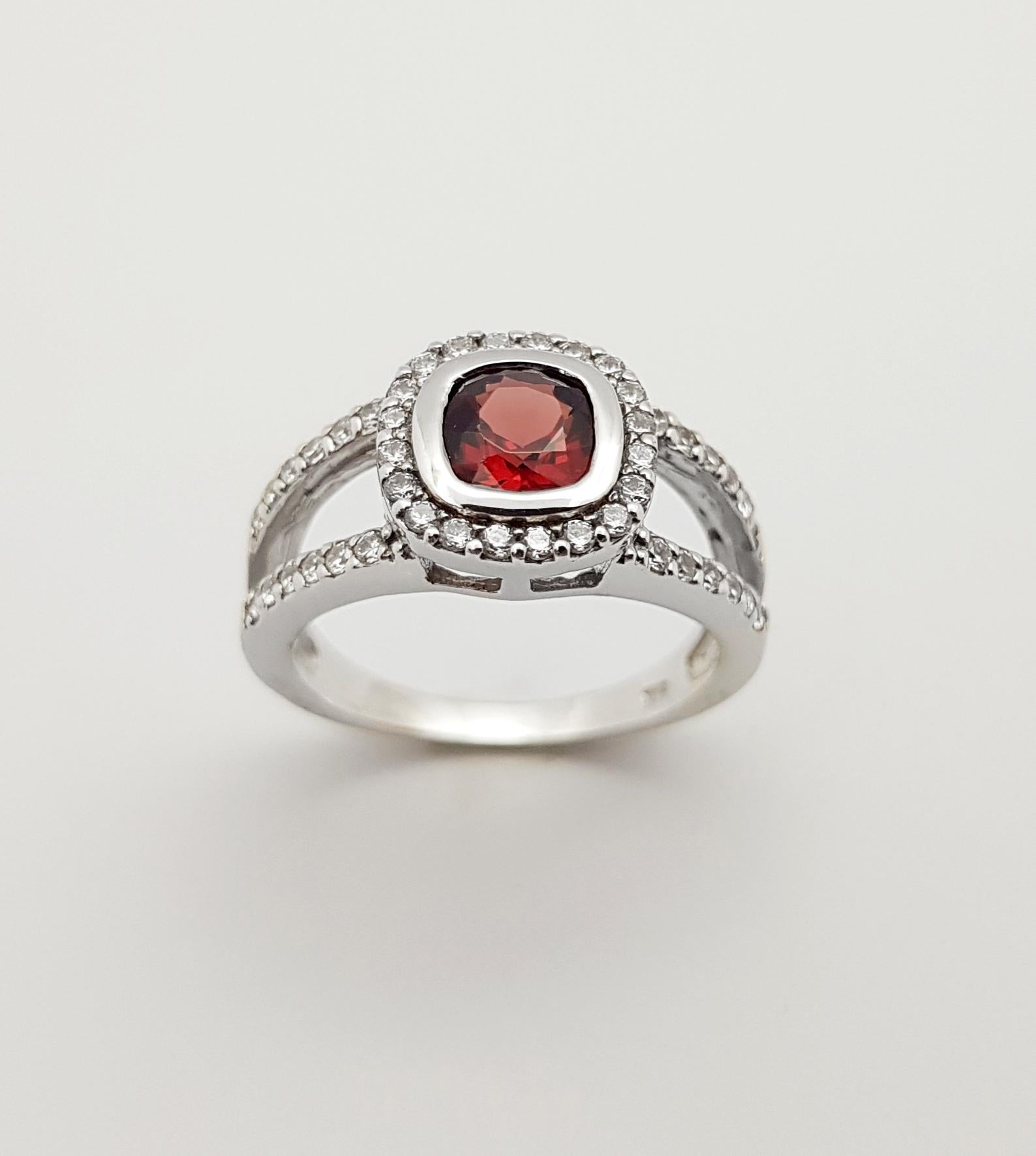 Garnet with Cubic Zirconia Ring set in Silver Settings For Sale 10