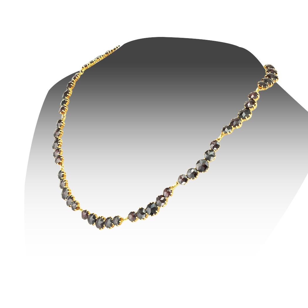 Garnet Yellow Gold Necklace In Good Condition For Sale In Los Angeles, CA