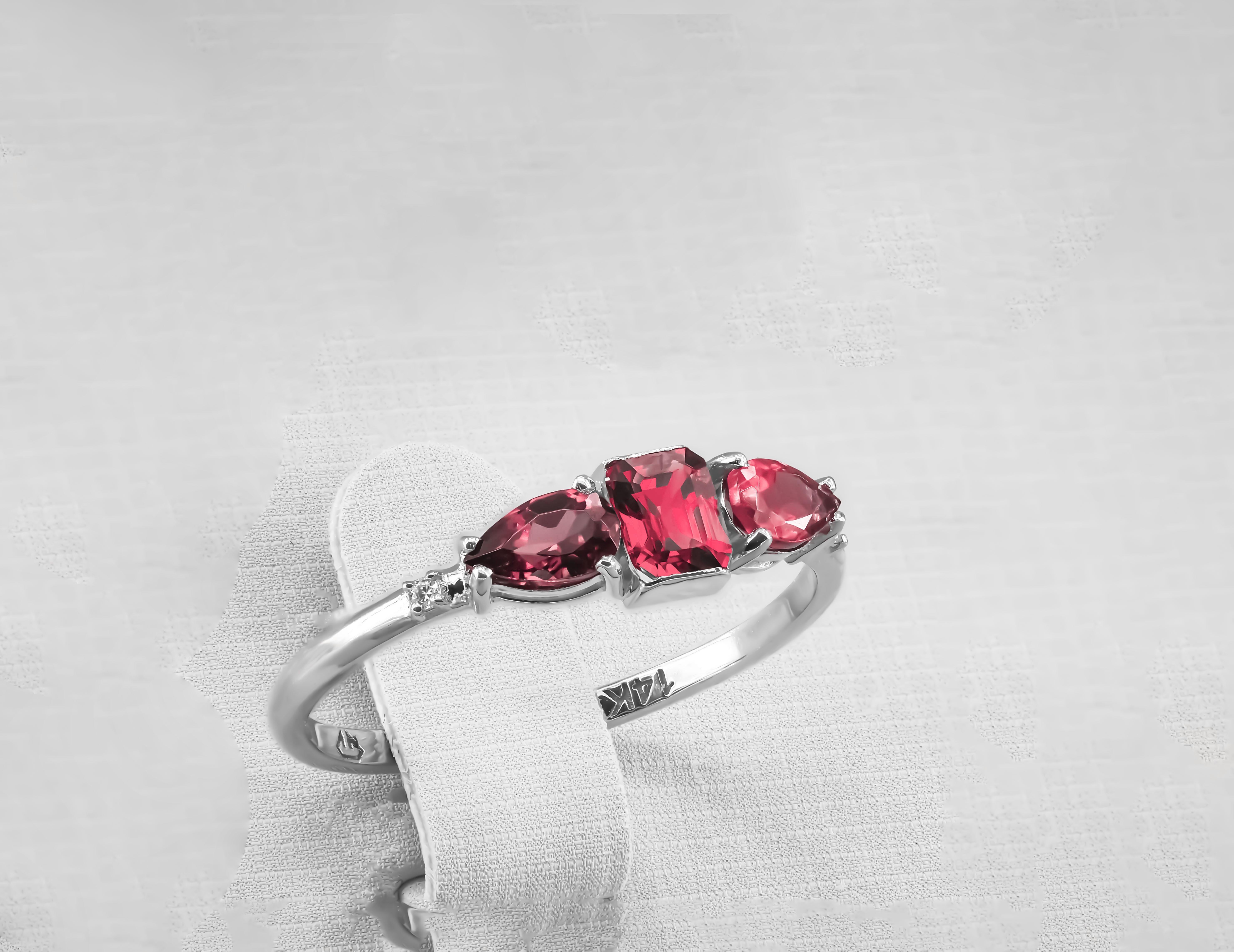 For Sale:  Garnets 14k gold ring 3