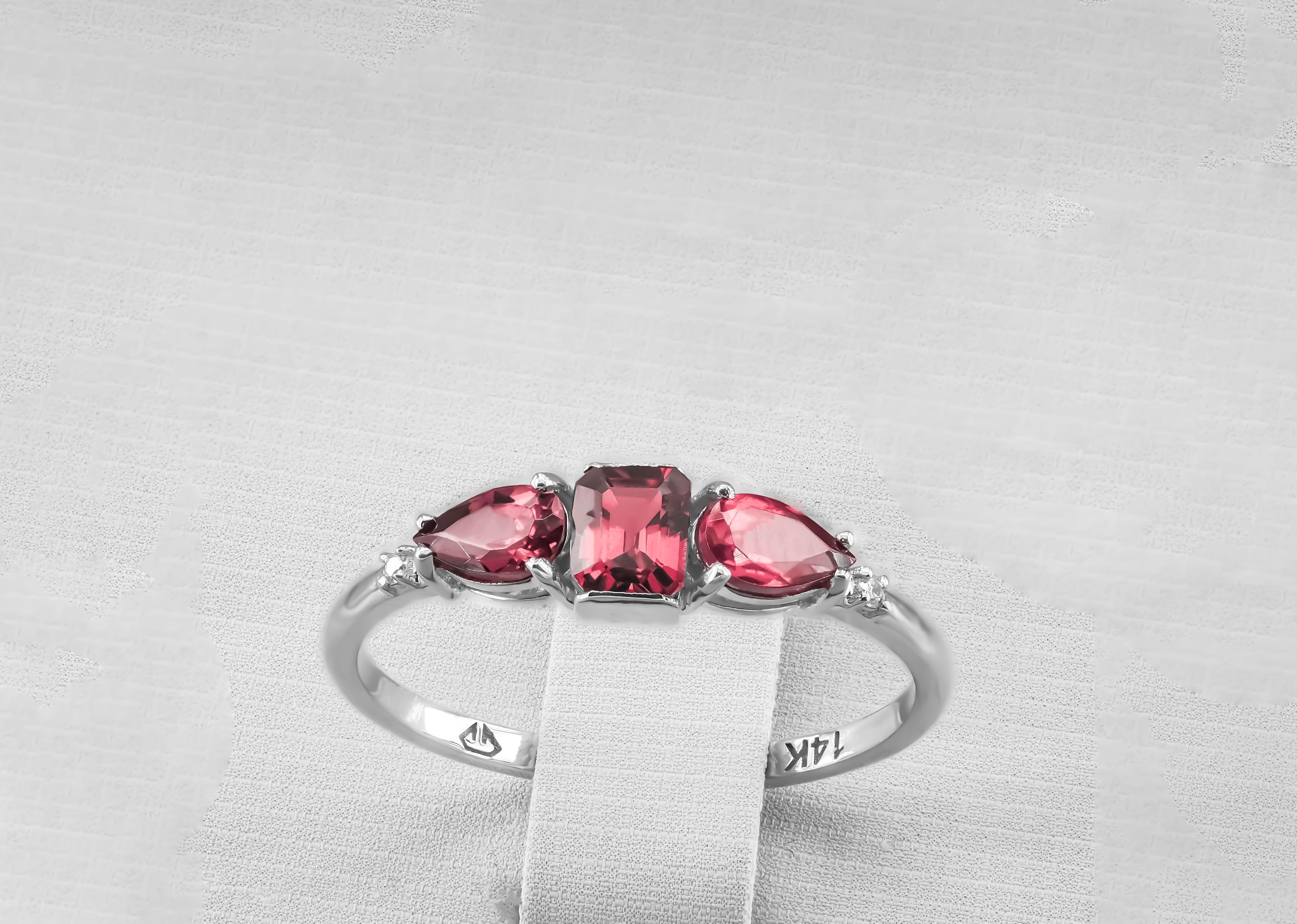 For Sale:  Garnets 14k gold ring 4