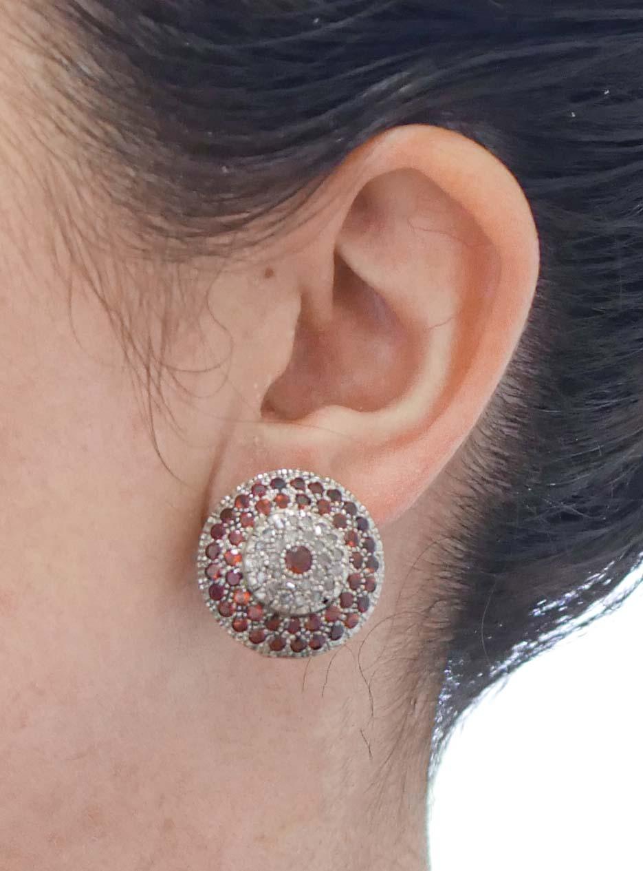 Garnets, Diamonds, Rose Gold and Silver Earrings In New Condition For Sale In Marcianise, Marcianise (CE)