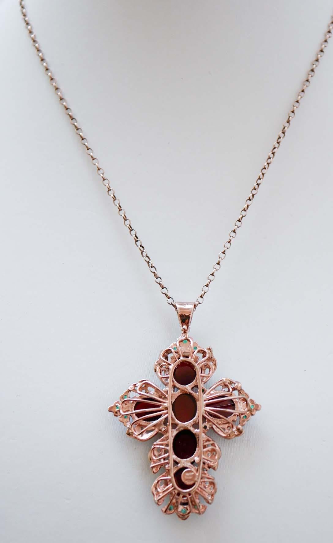 Taglio misto Collana con granati, diamanti, spinello, oro rosa e argento. in vendita