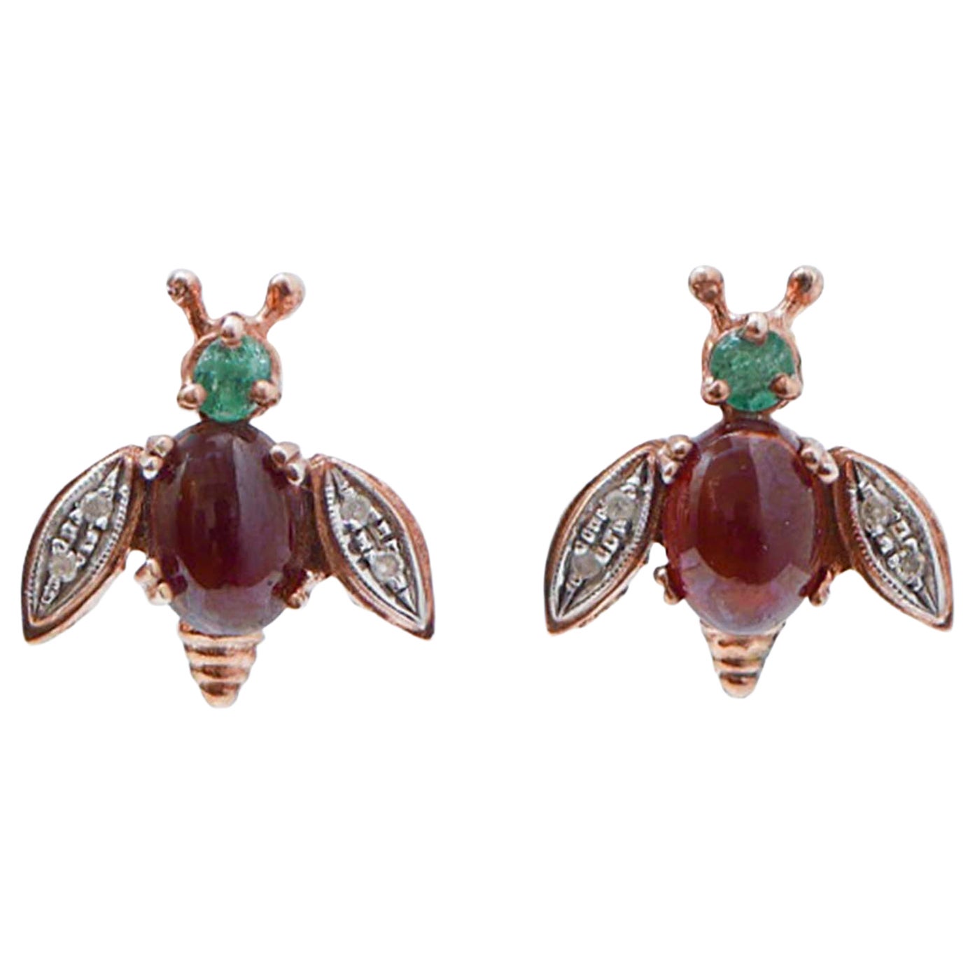 Boucles d'oreilles « Fly » ornées de grenats, d'émeraudes, de diamants, en or rose et en argent. en vente