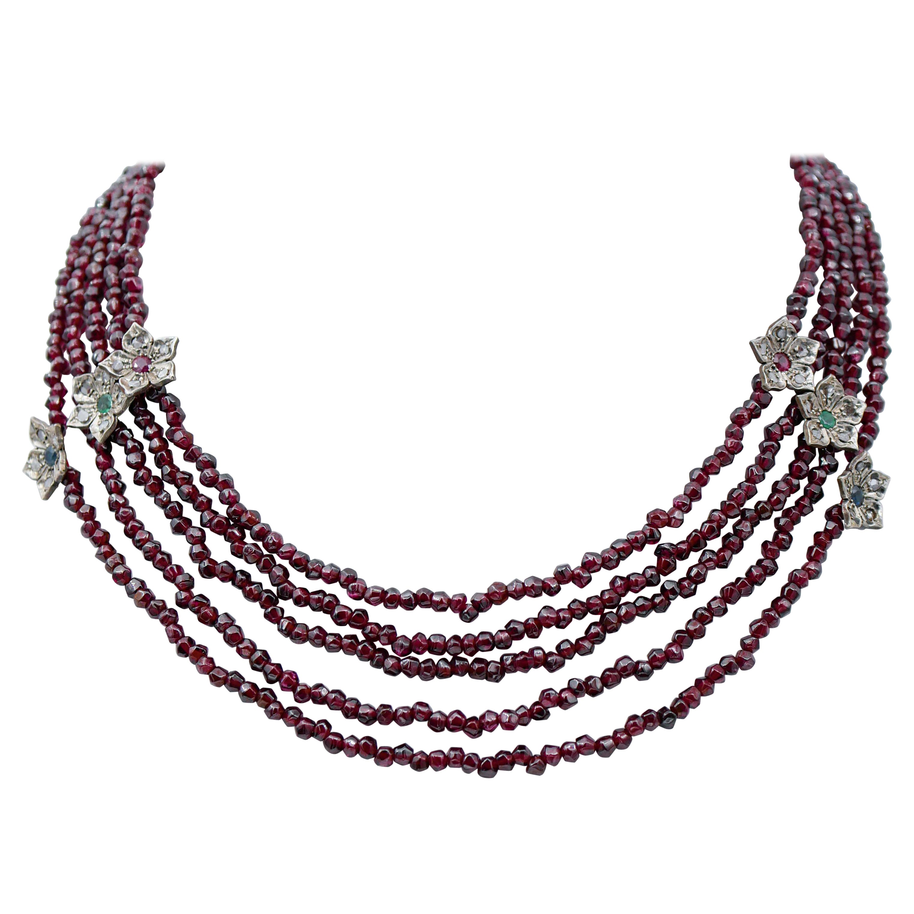 Grenats, émeraudes, rubis, saphirs, diamants, collier Retrò