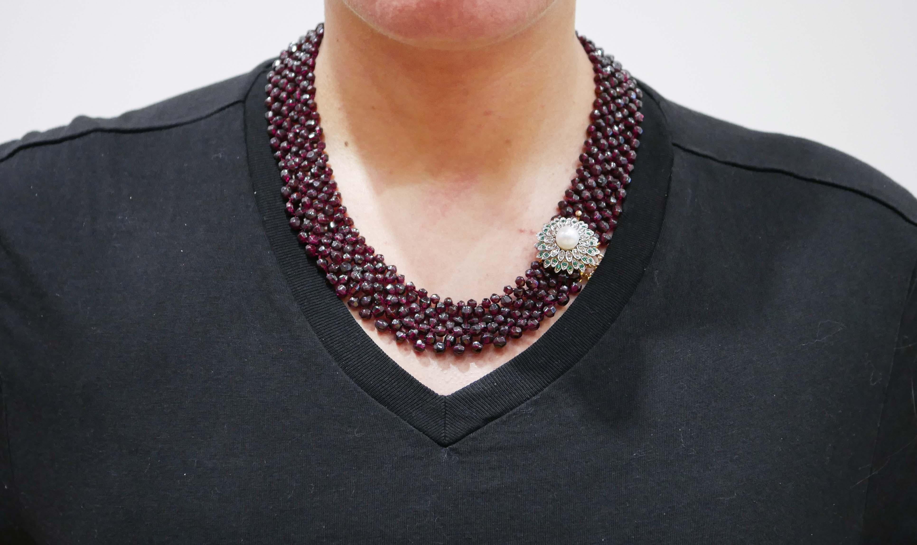 Garnets, Hydrothermal Spinel, Diamonds, Pearl, Rose Gold and Silver Necklace. In Good Condition For Sale In Marcianise, Marcianise (CE)