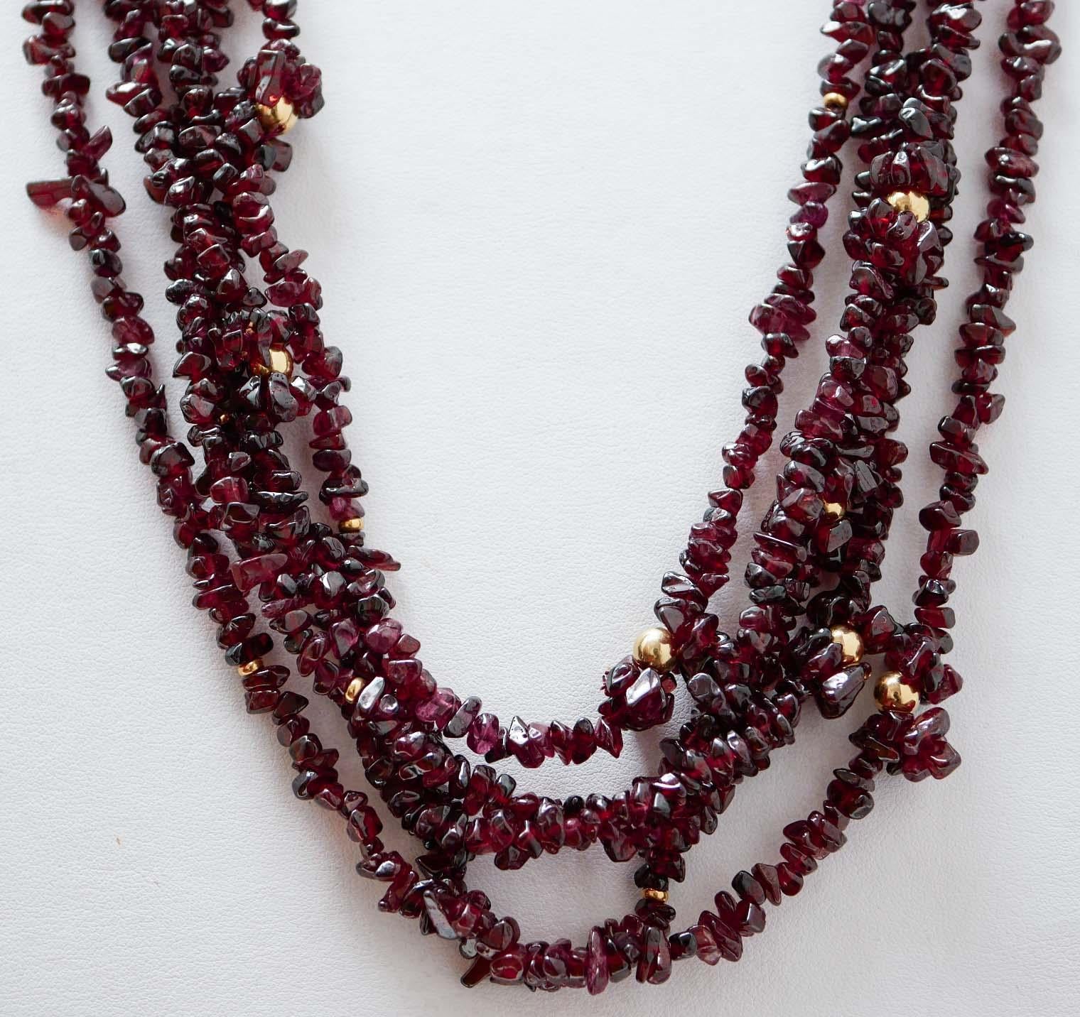 Rétro Granati, collana a più fili. in vendita