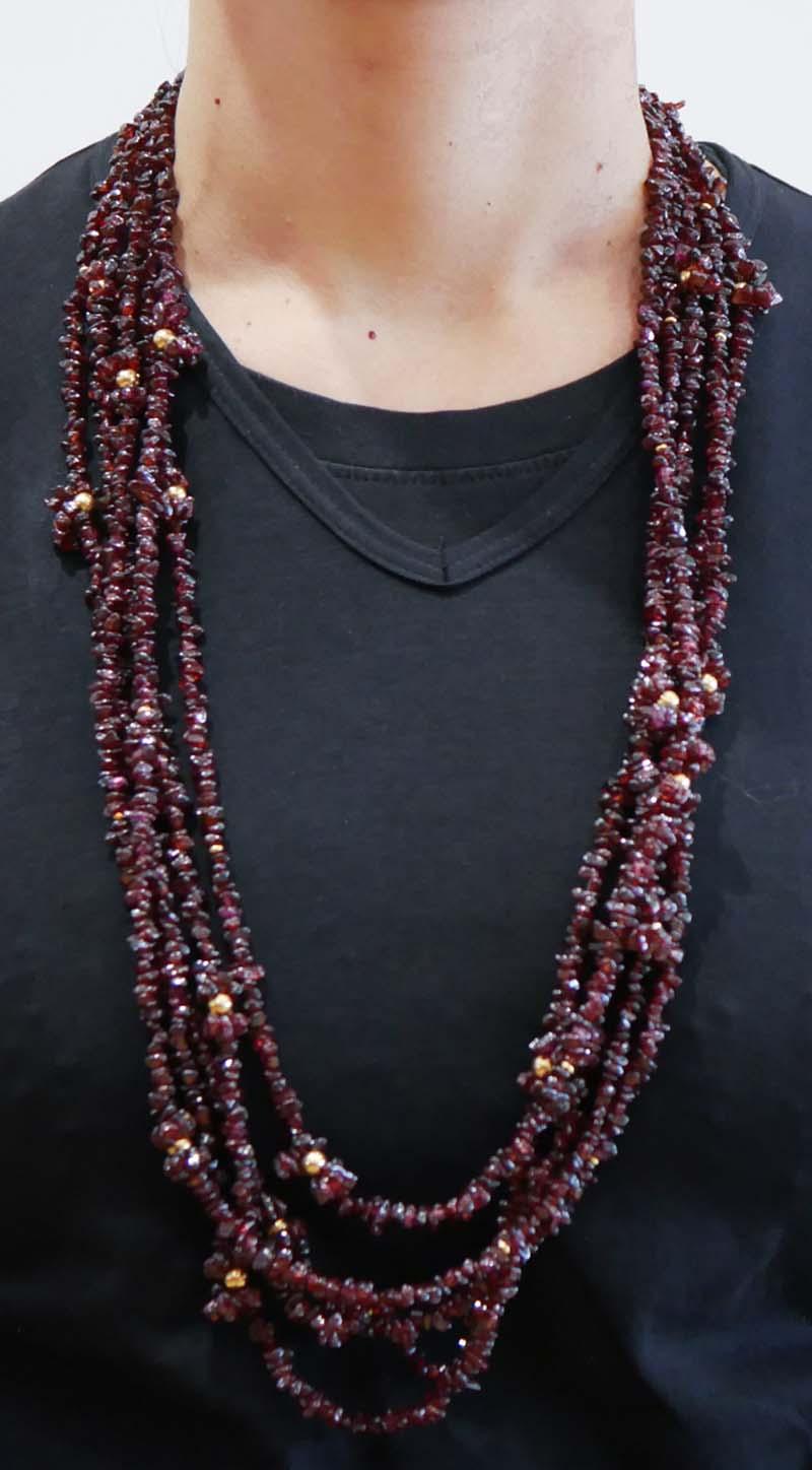 Donna Granati, collana a più fili. in vendita