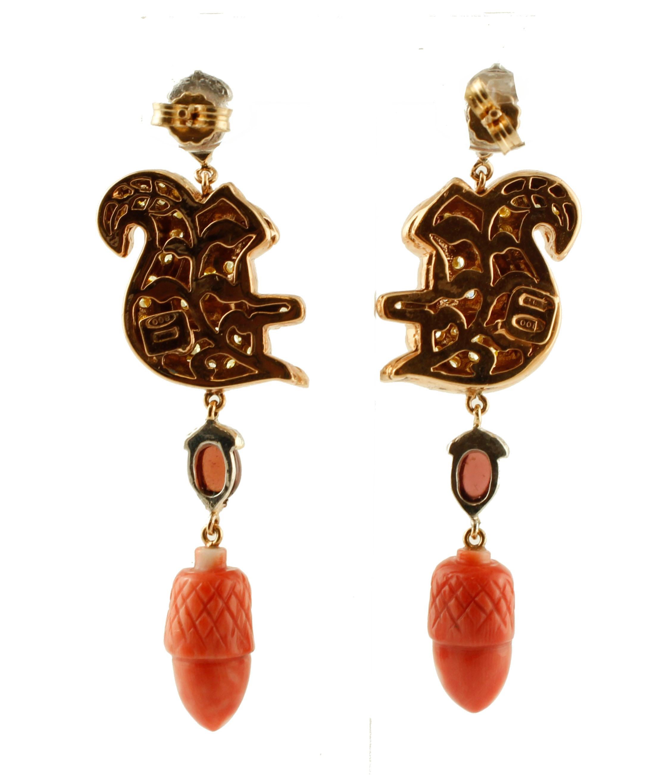 Garnets, Zirconia, Coral, Yellow Gold, Silver, Squirrel Earrings In Good Condition In Marcianise, Marcianise (CE)