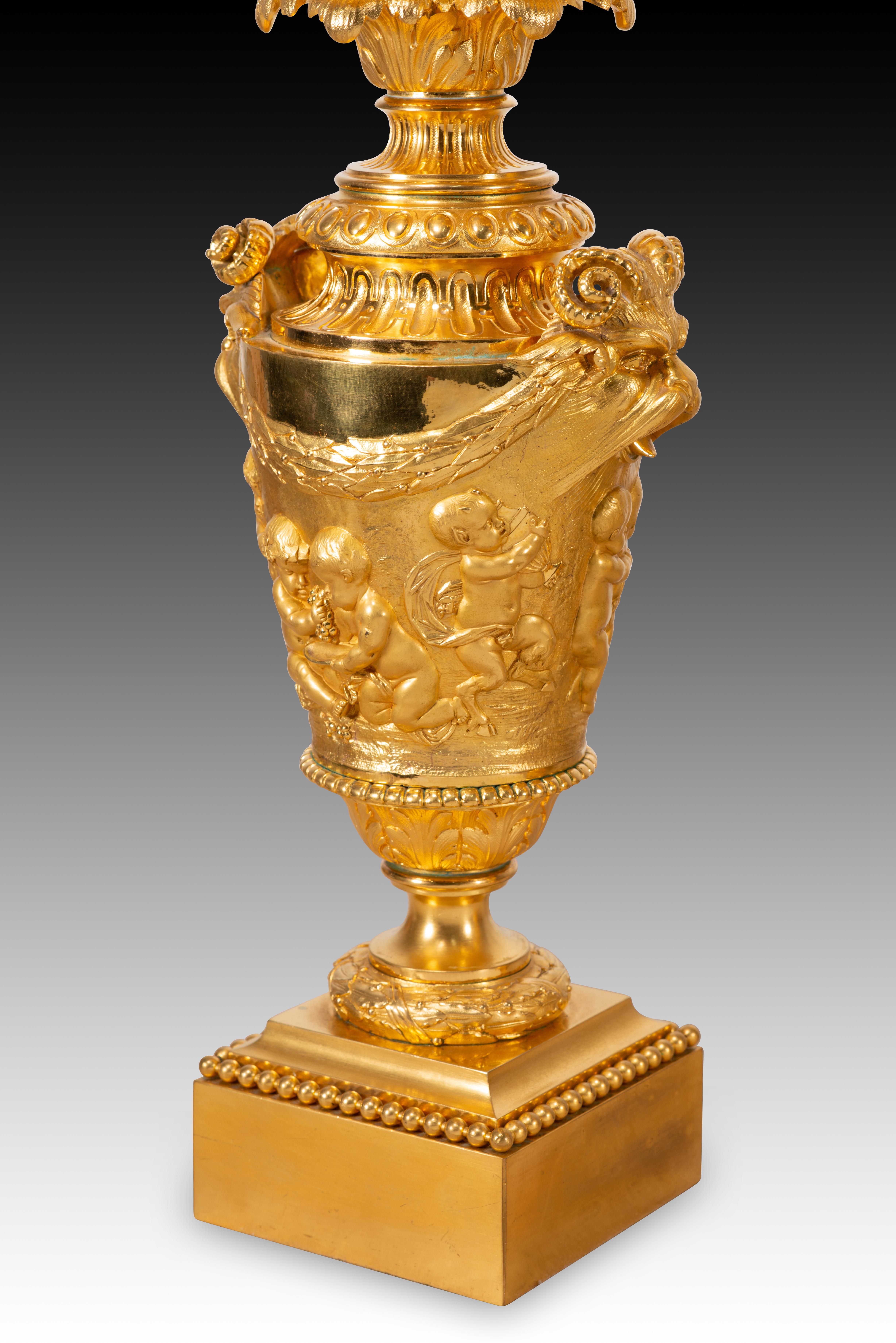 Garnish, clock and two candlesticks. Gilt bronze. H Picard and V Paillard. 19thc For Sale 6