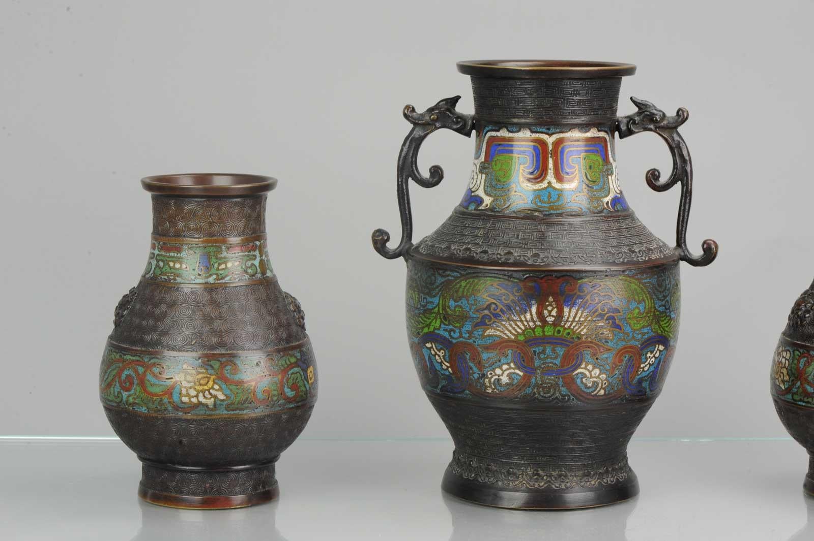 Garnitur Antike circa 1900 Japanische Bronze Vase Blumen Heimdekoration (Meiji-Periode) im Angebot