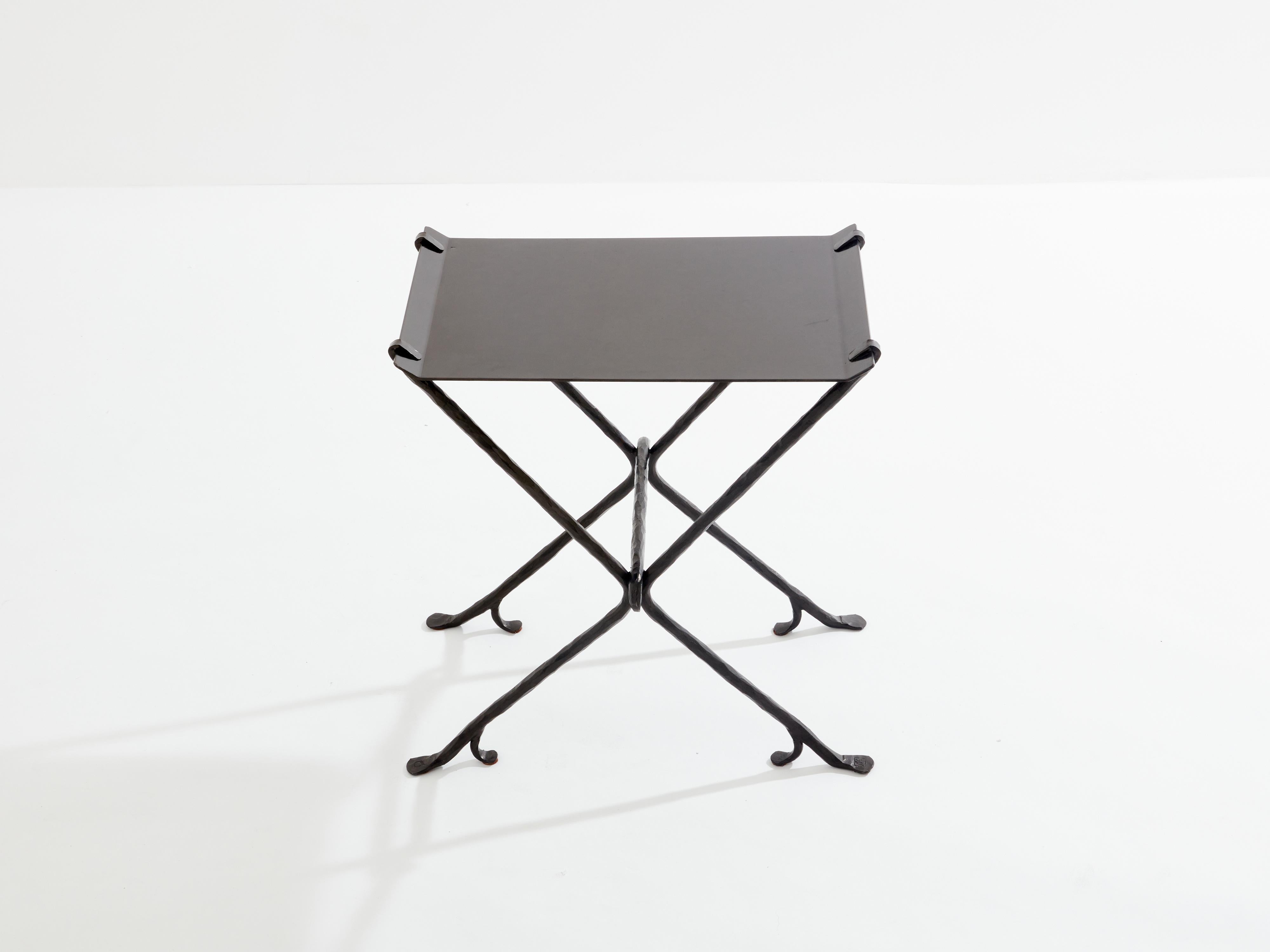 Mid-Century Modern Garouste and Bonetti Table d'appoint Isis en fer forgé 1987 en vente