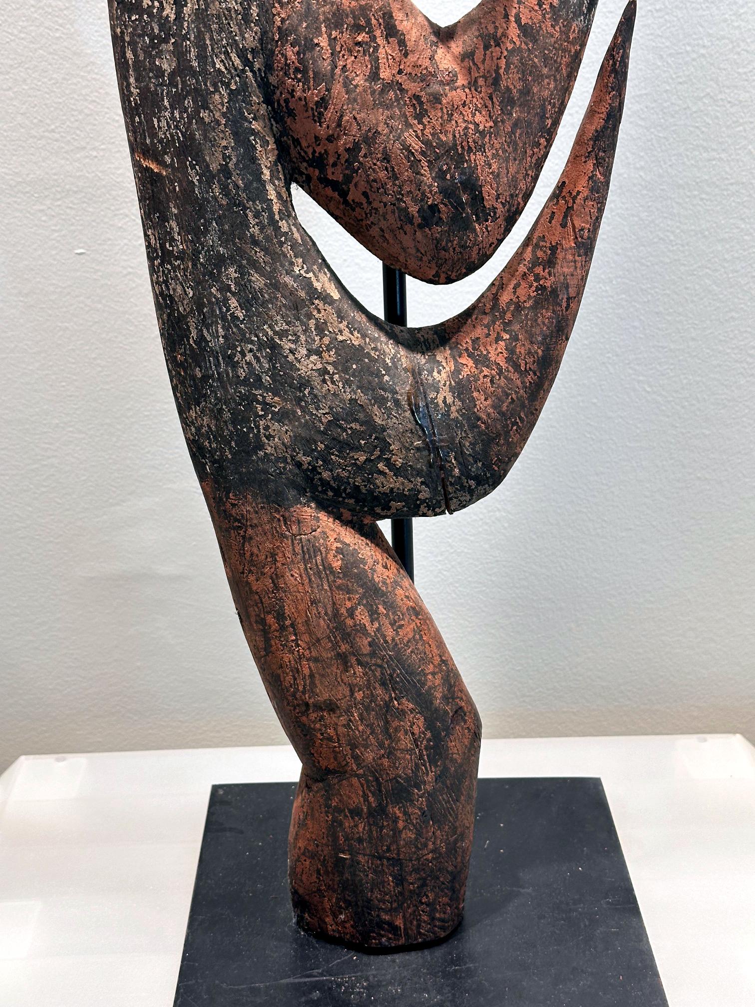 Wood Garra Hook Sculpture on Display Stand Mid-Sepik River Papua New Guinea For Sale