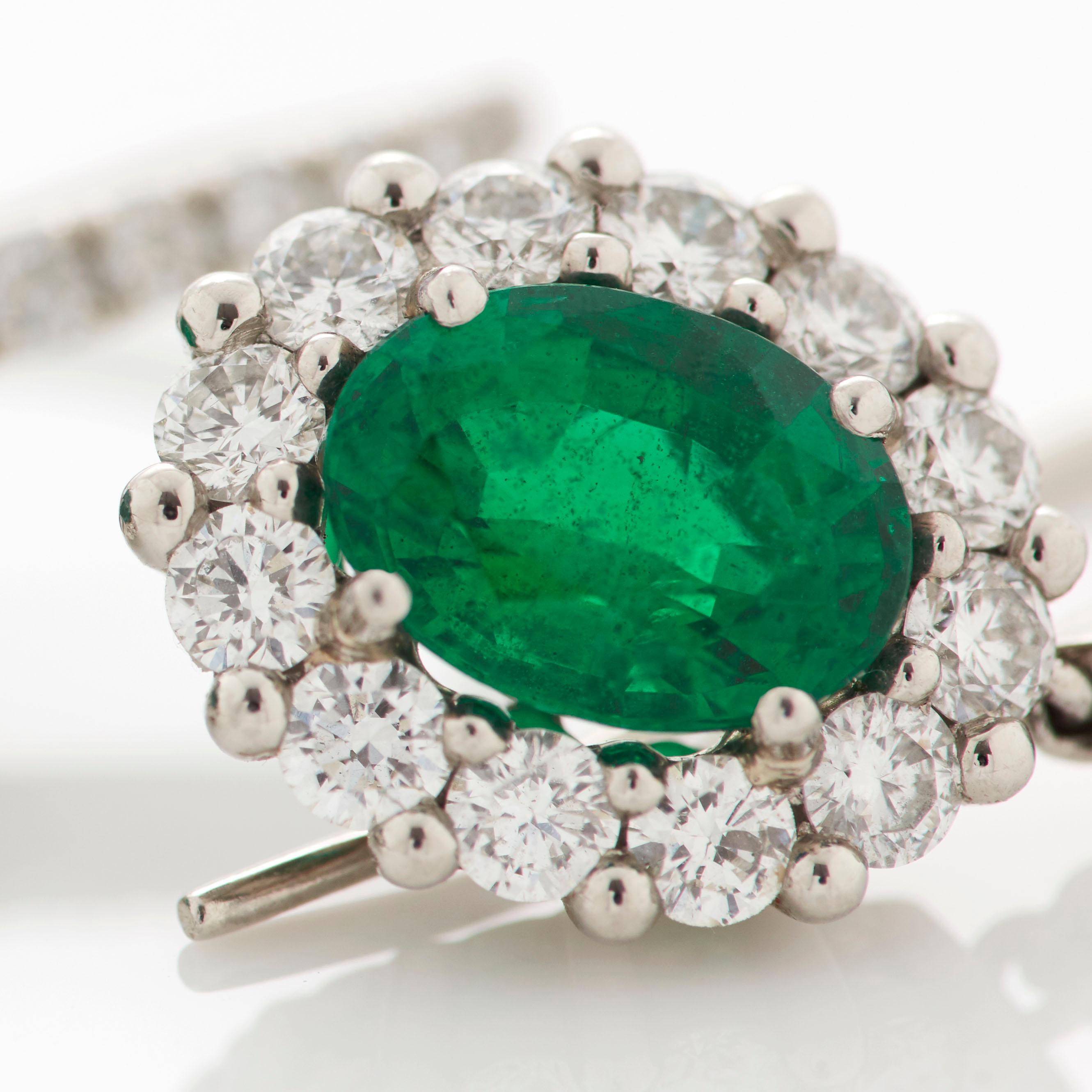Garrard '1735' Platinum GCS Certified Emerald and White Diamond Cluster Earrings In New Condition For Sale In London, London
