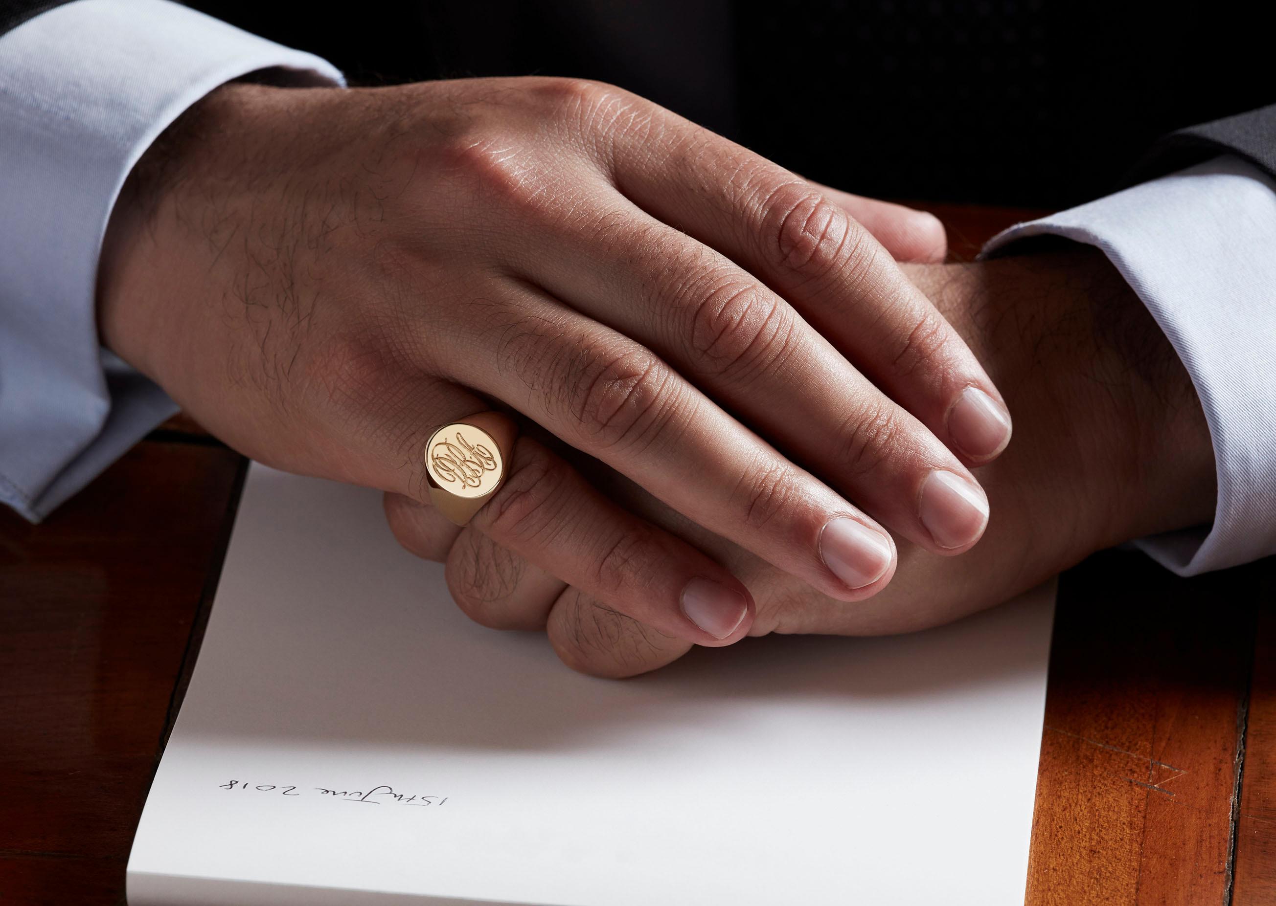 gold oval signet ring