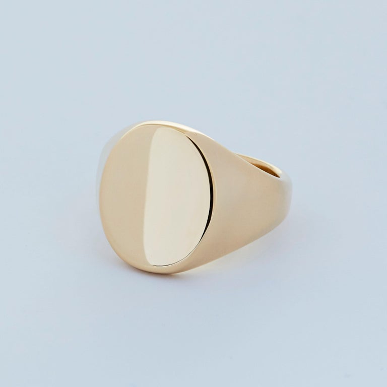 Garrard 18 Karat Yellow Gold Large Oval Signet Ring For Sale at 1stDibs ...