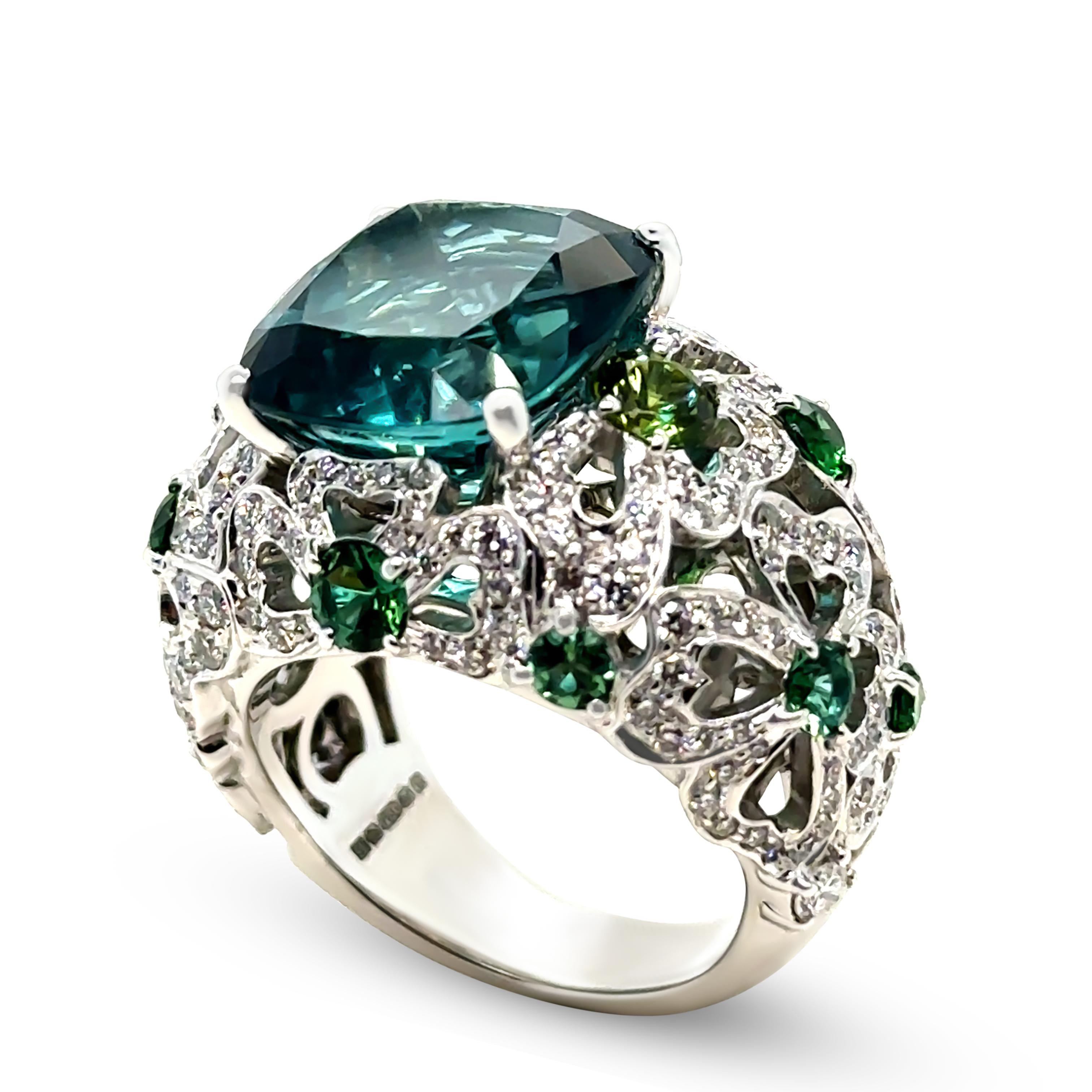 Garrard 18ct White Gold Bombé Cocktail Ring 11.47ct In Excellent Condition In SYDNEY, NSW