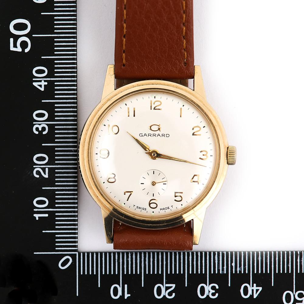 Garrard 9 Karat Gold Gents Swiss Mechanical Wristwatch Original Box, circa 1980 2