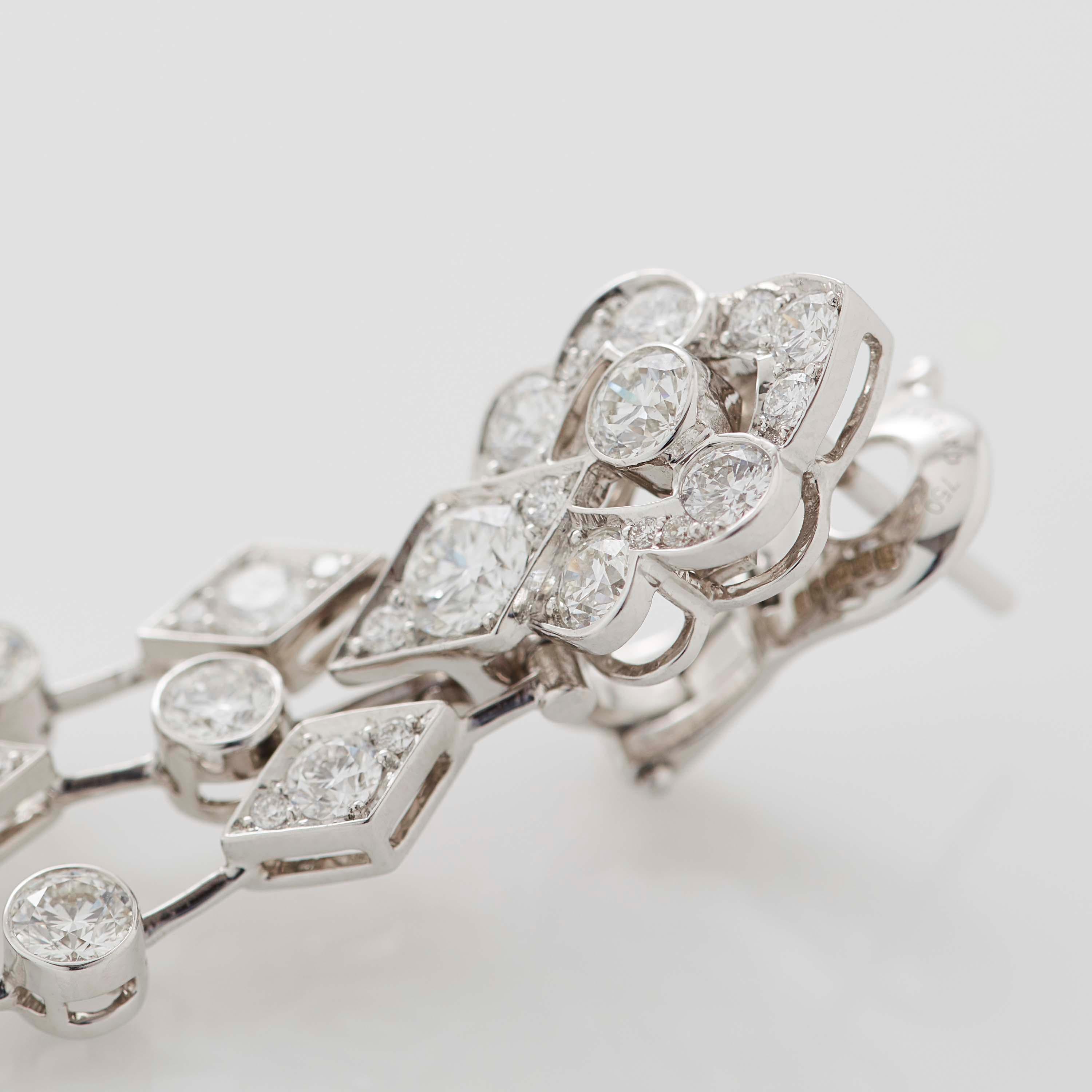 Garrard 'Albemarle' 18 Karat White Gold White Diamond Chandelier Earrings For Sale 3