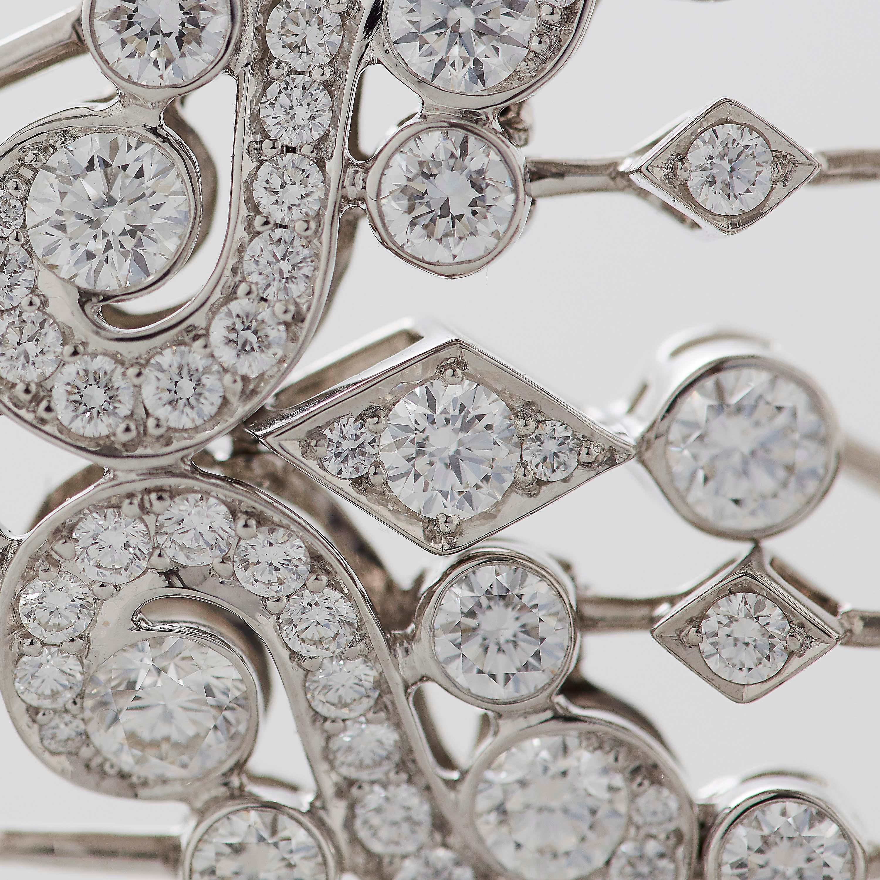 Garrard 'Albemarle' 18 Karat White Gold White Diamond Chandelier Earrings In New Condition For Sale In London, London